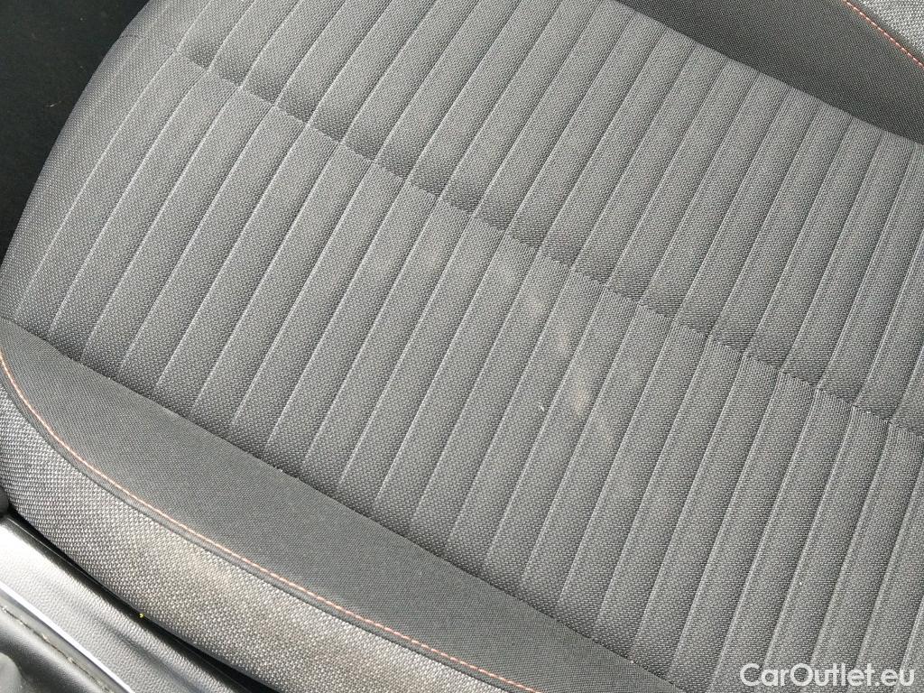  Peugeot  2008 PEUGEOT  / 2019 / 5P / todoterreno Active Pack BlueHDI 81kW (110CV) #11