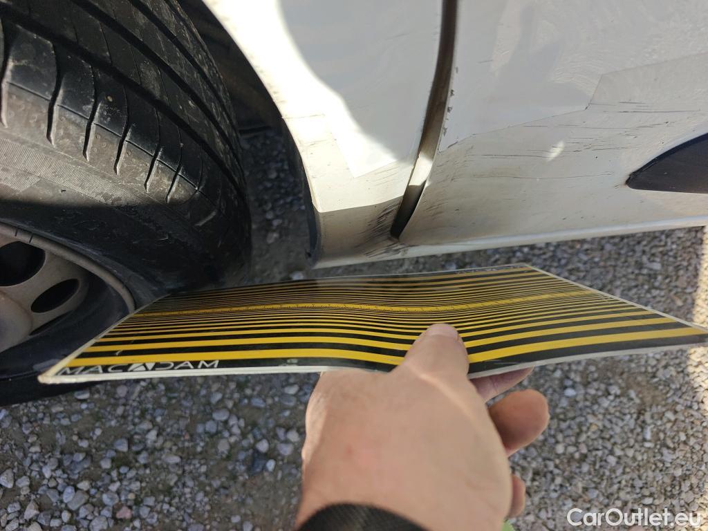  Citroen  Berlingo CITROEN  / 2018 / 4P / combi Talla M BlueHDi 100 LIVE (AC) #5