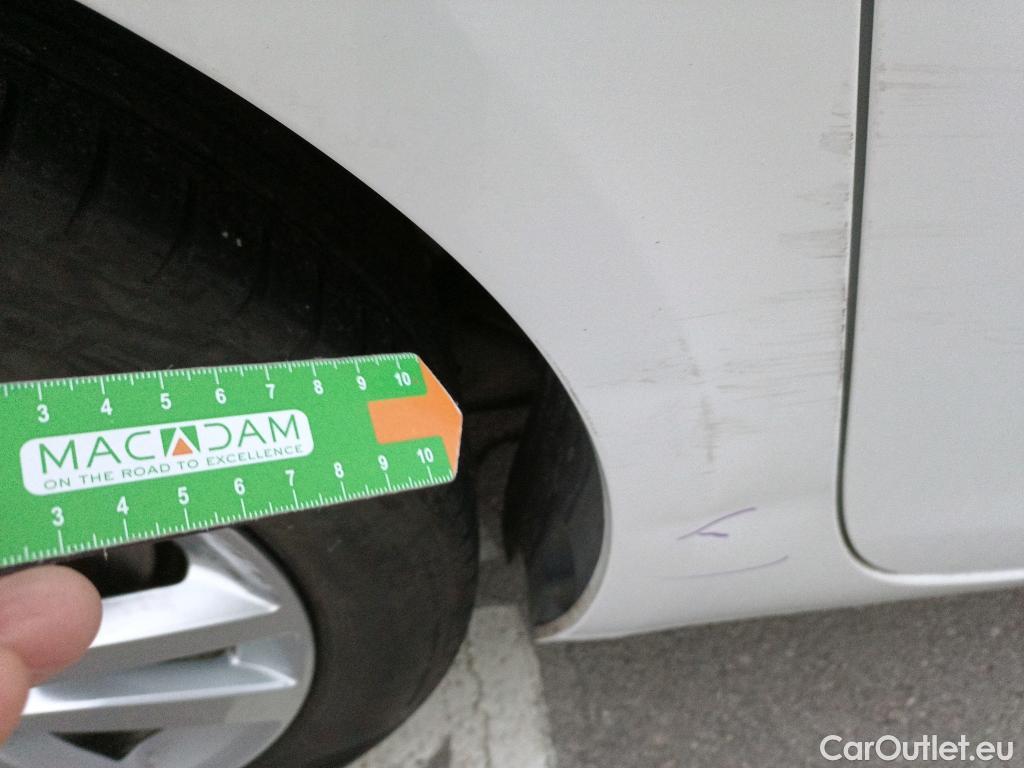  Peugeot  308 PEUGEOT  / 2017 / 5P / familiar SW Active Pack BlueHDi 130 S&S #2