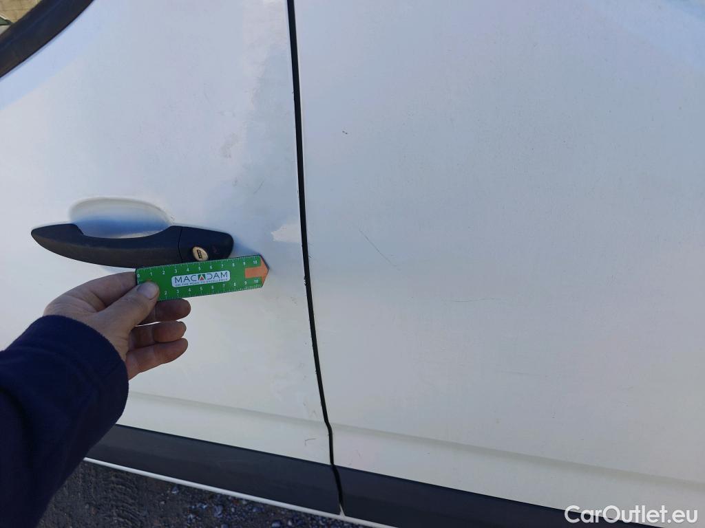  Opel  Combo OPEL  / 2018 / 3P / furgón derivado de turismo 1.6 TD S/S 74kW (100CV) Express L H1 650 #18