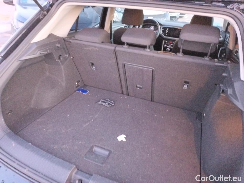  Volkswagen  T-ROC VOLKSWAGEN  / 2017 / 5P / todoterreno Advance 1.0 TSI 81kW (110CV) #1