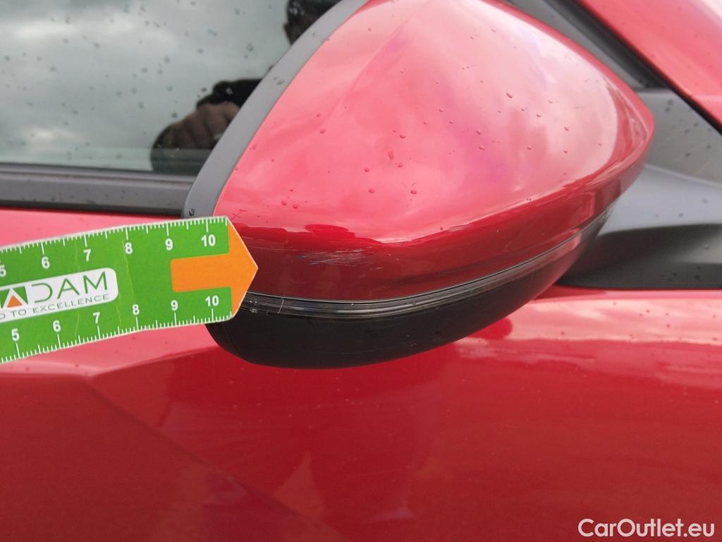  Peugeot  2008 PEUGEOT  / 2019 / 5P / todoterreno Active Pack BlueHDI 81kW (110CV) #30