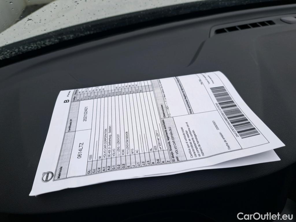  Volvo  XC60 VOLVO  / 2017 / 5P / todoterreno 2.0 B4 D AWD Momentum Pro Auto #9