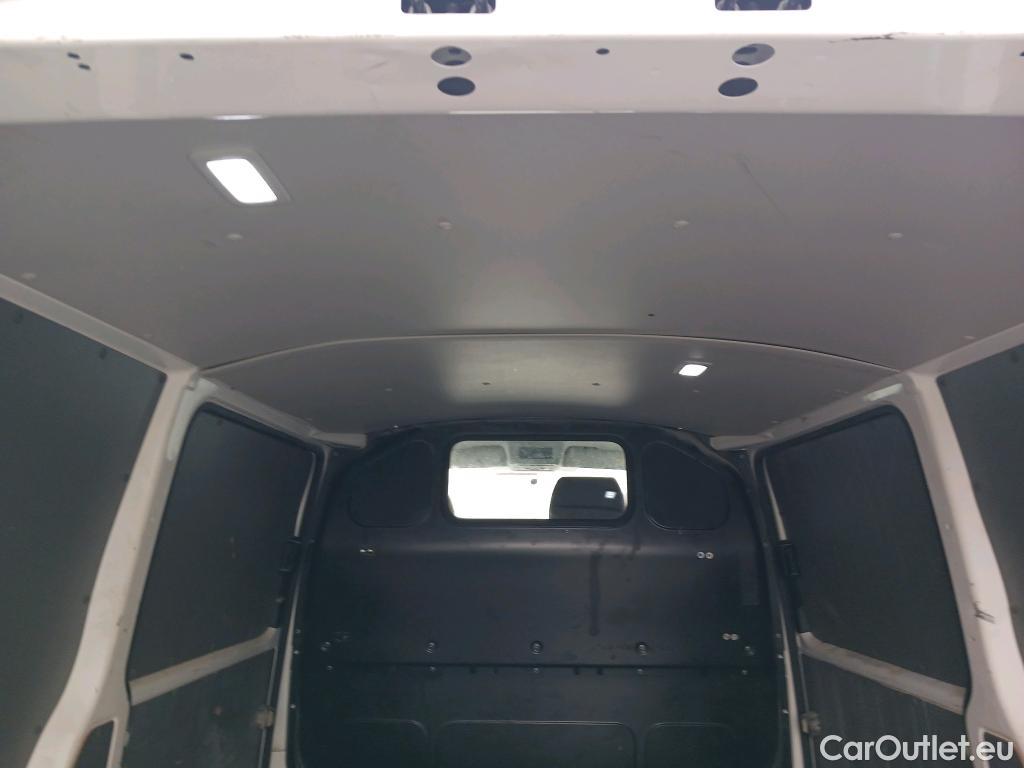  Land Rover  Discovery VOLKSWAGEN Transporter / 2020 / 4P / furgón Furgón Corto TN 2.0 TDI 110kW 4MO #49