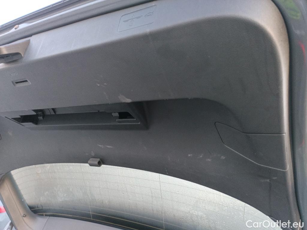  Volkswagen  Golf  VOLKSWAGEN / 2020 / 5P / berlina con portón Life 1.5 TSI 110kW (150CV) #7