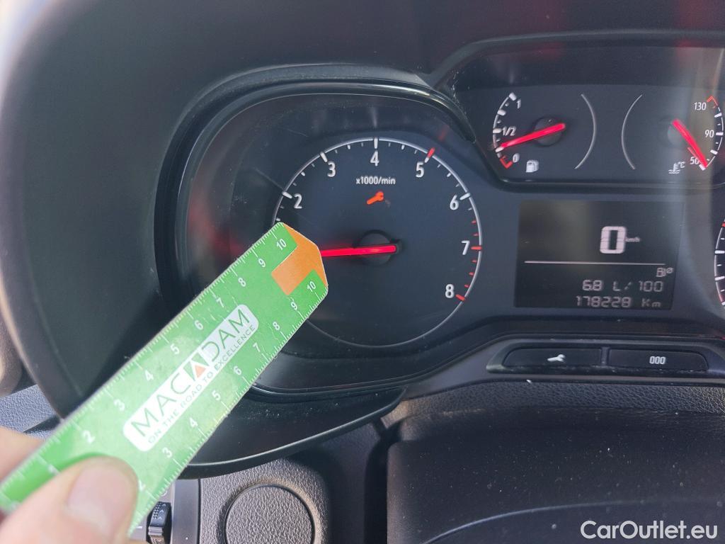  Opel  Combo OPEL  / 2018 / 3P / furgón derivado de turismo 1.6 TD S/S 74kW (100CV) Express L H1 650 #40