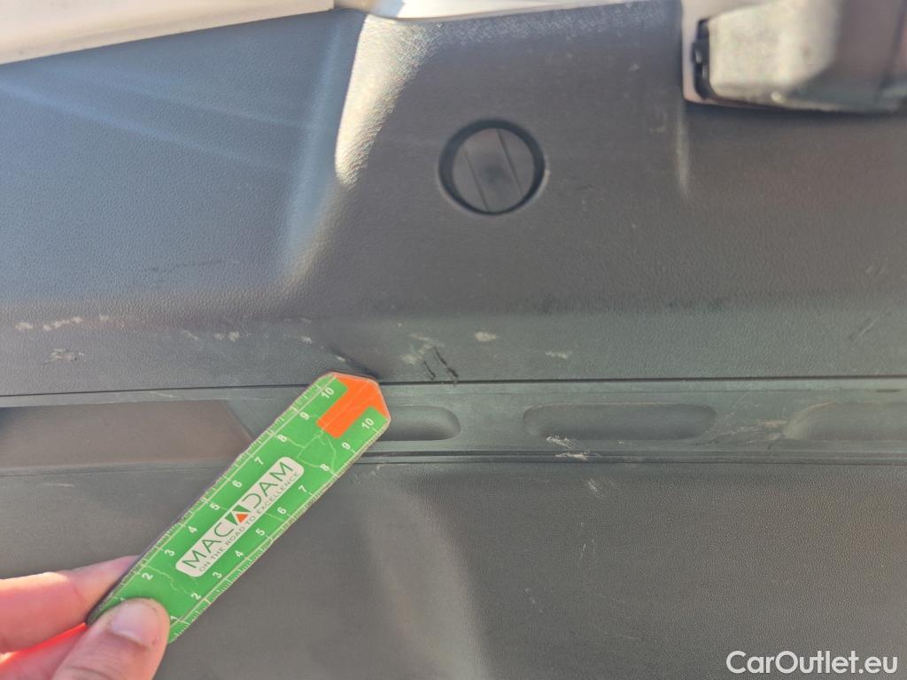  Citroen  C3 CITROEN  / 2016 / 5P / berlina con portón PureTech 60KW (83CV) FEEL #18