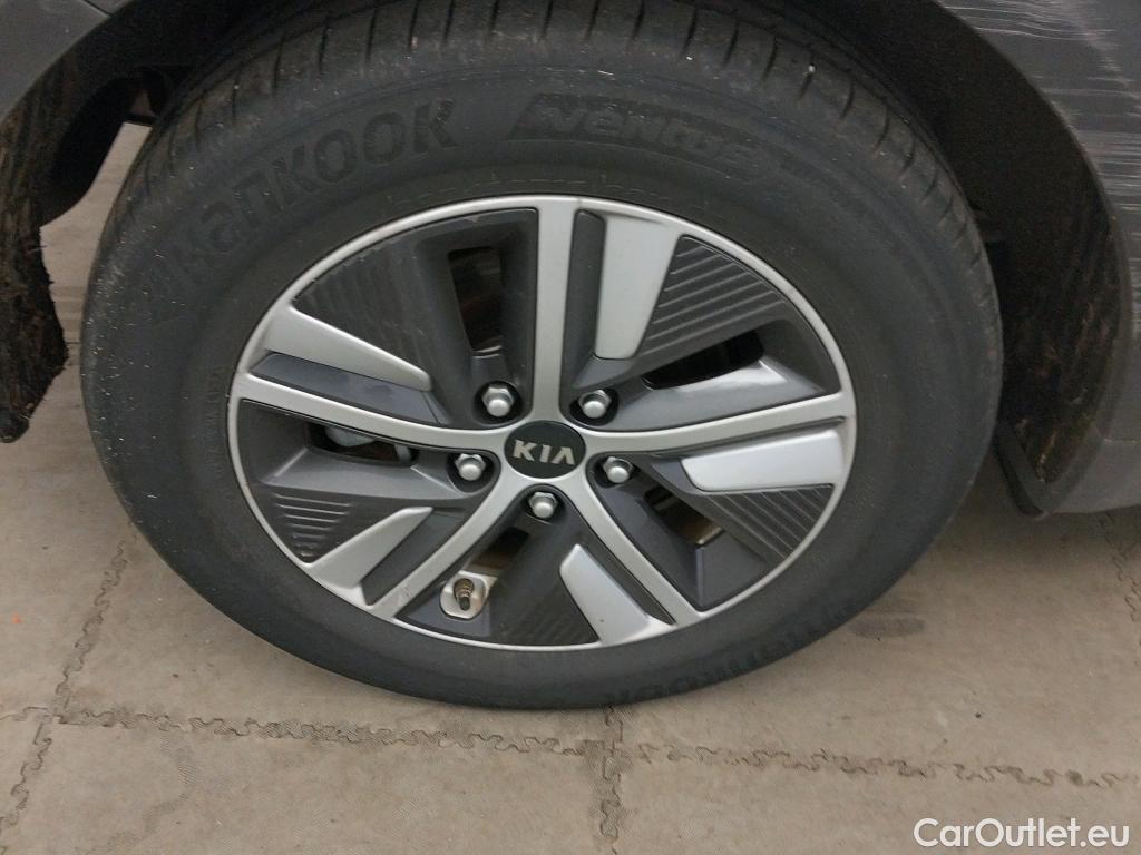  KIA  Niro KIA  / 2019 / 5P / crossover 1.6 GDi HEV 104kW (141CV) Drive #9