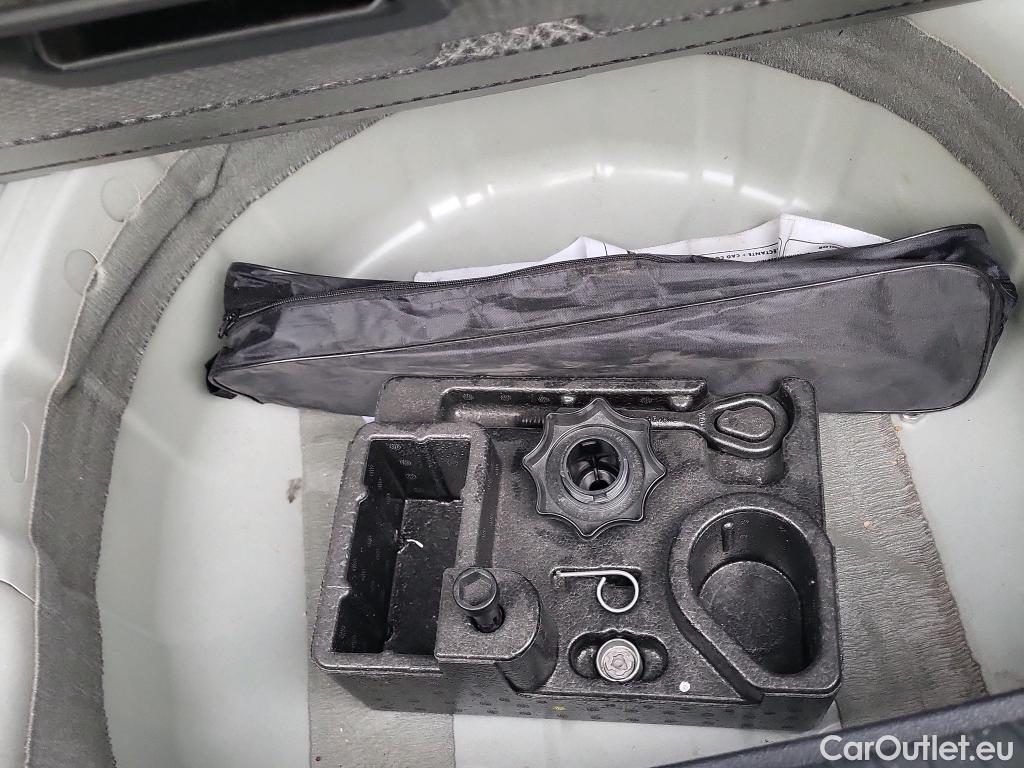  Volkswagen  Polo VOLKSWAGEN  / 2021 / 5P / berlina con portón Life 1.0 TSI 70kW (95CV) #16