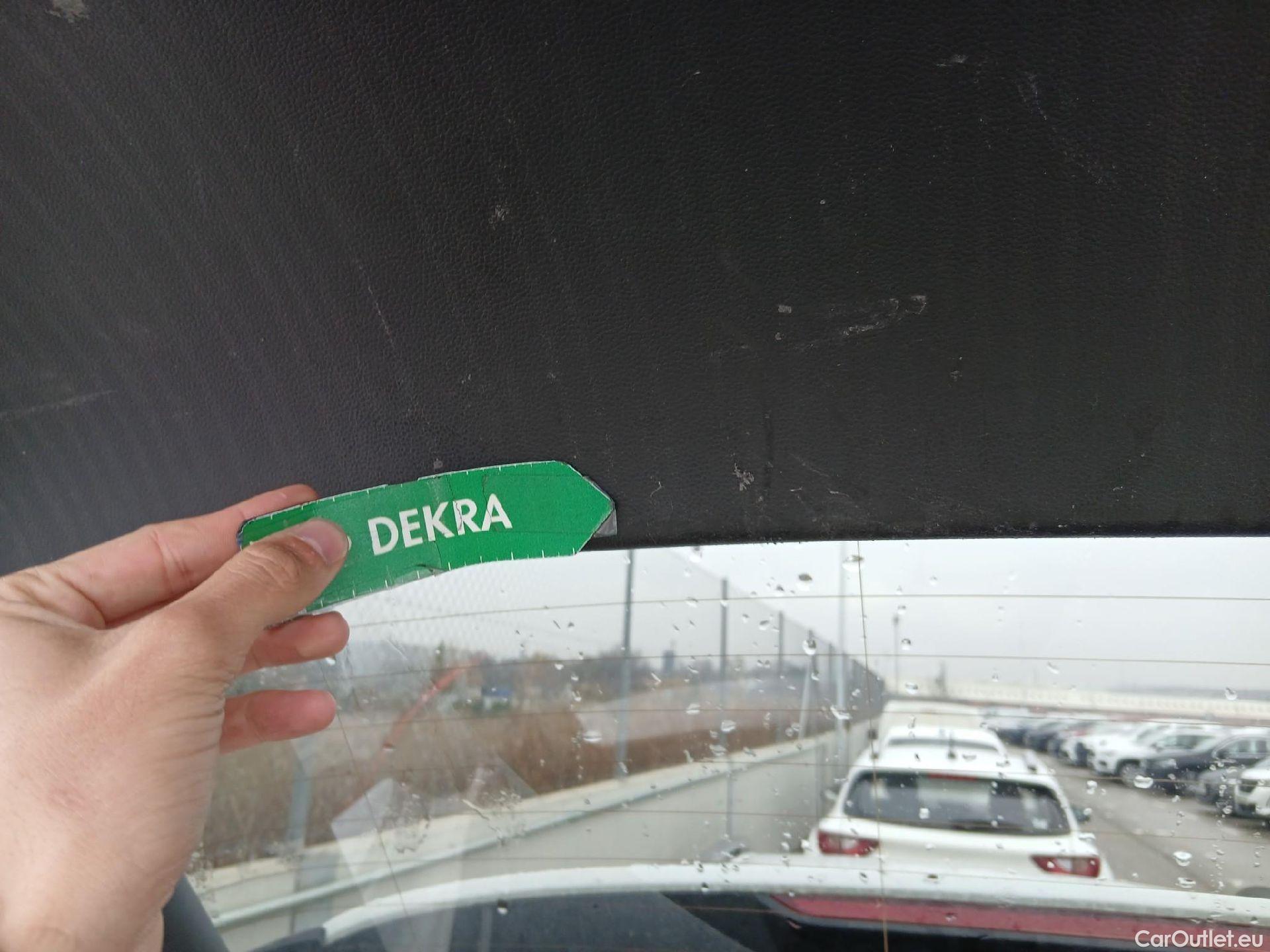  Volkswagen  Golf  VOLKSWAGEN / 2020 / 5P / familiar Life 2.0 TDI 85kW (115CV) Variant #18