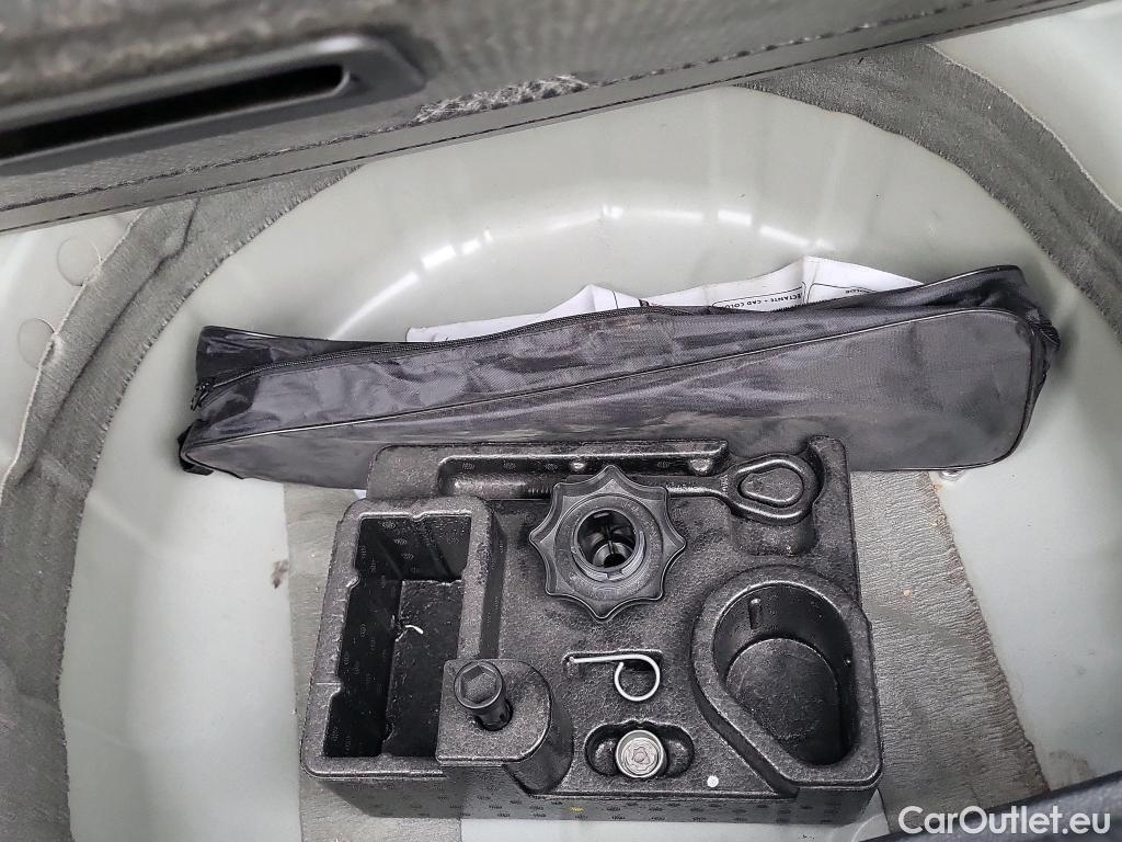  Volkswagen  Polo VOLKSWAGEN  / 2021 / 5P / berlina con portón Life 1.0 TSI 70kW (95CV) #17