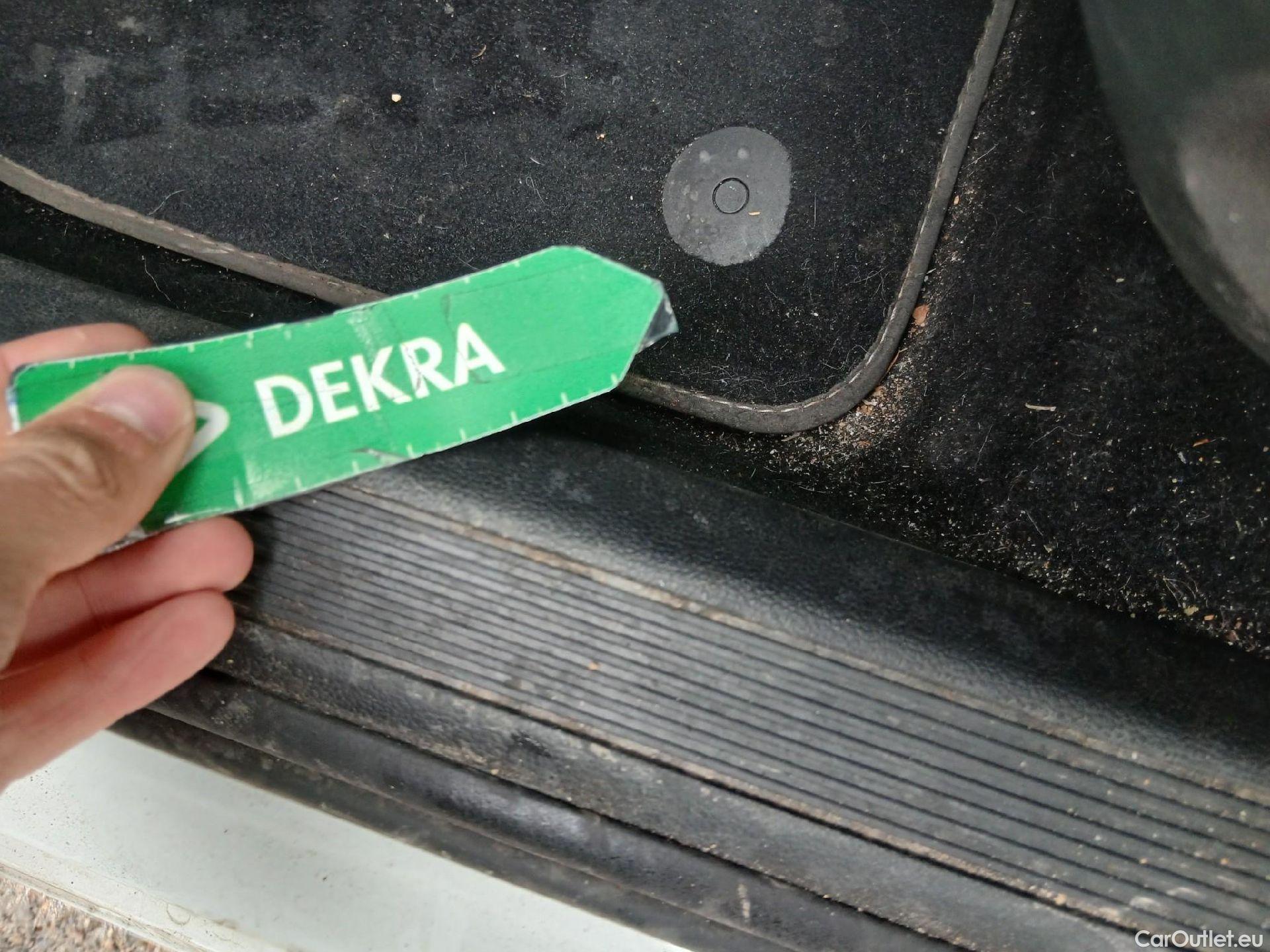  Volkswagen  Golf  VOLKSWAGEN / 2020 / 5P / familiar Life 2.0 TDI 85kW (115CV) Variant #12