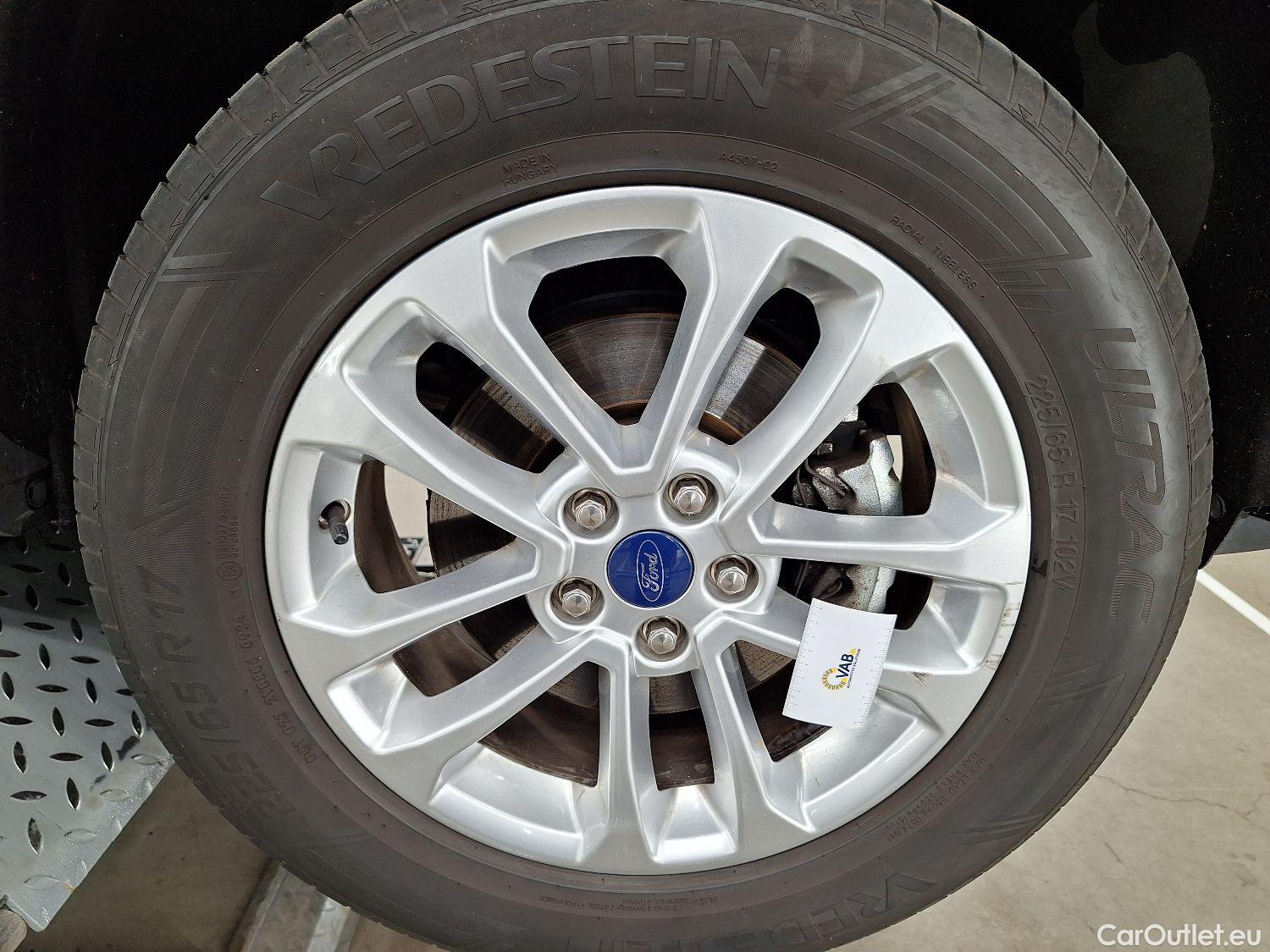  Ford  Kuga Ford,  '19 PHEV, Ford  2.5i PHEV Aut. 165kW Titanium 5d #1