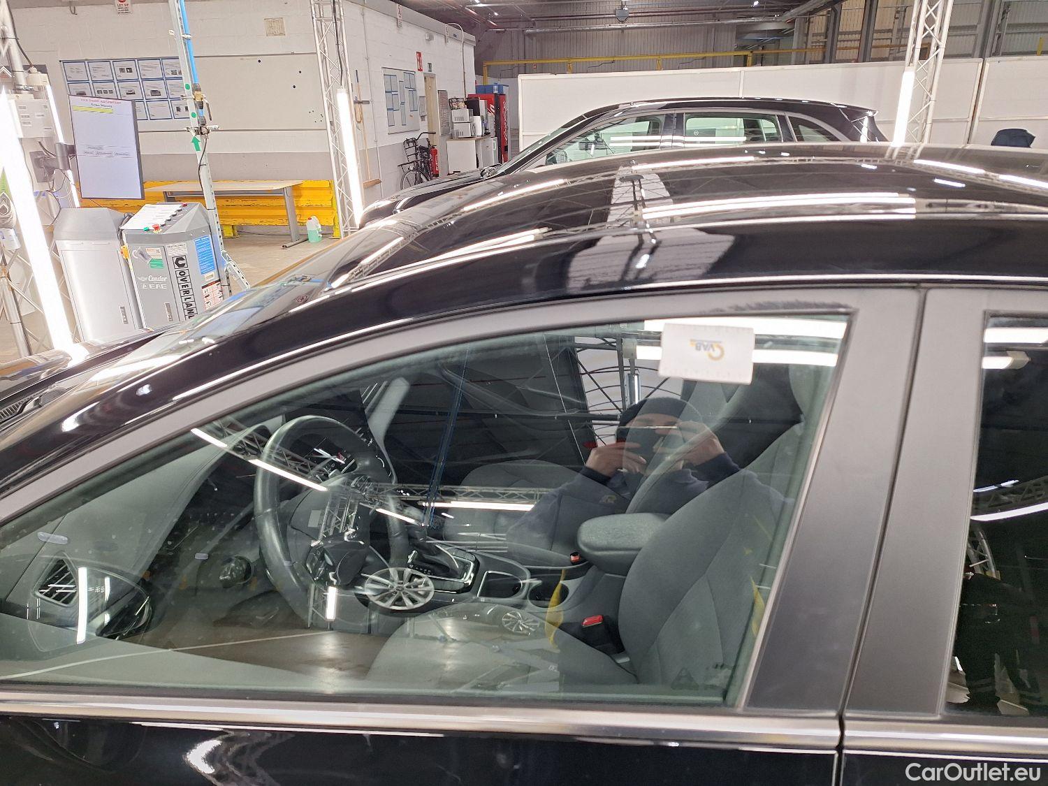  Hyundai   Ioniq Hyundai, FL'19, Hyundai 1.6 GDi ISG DCT Hybride Feel 5d #61