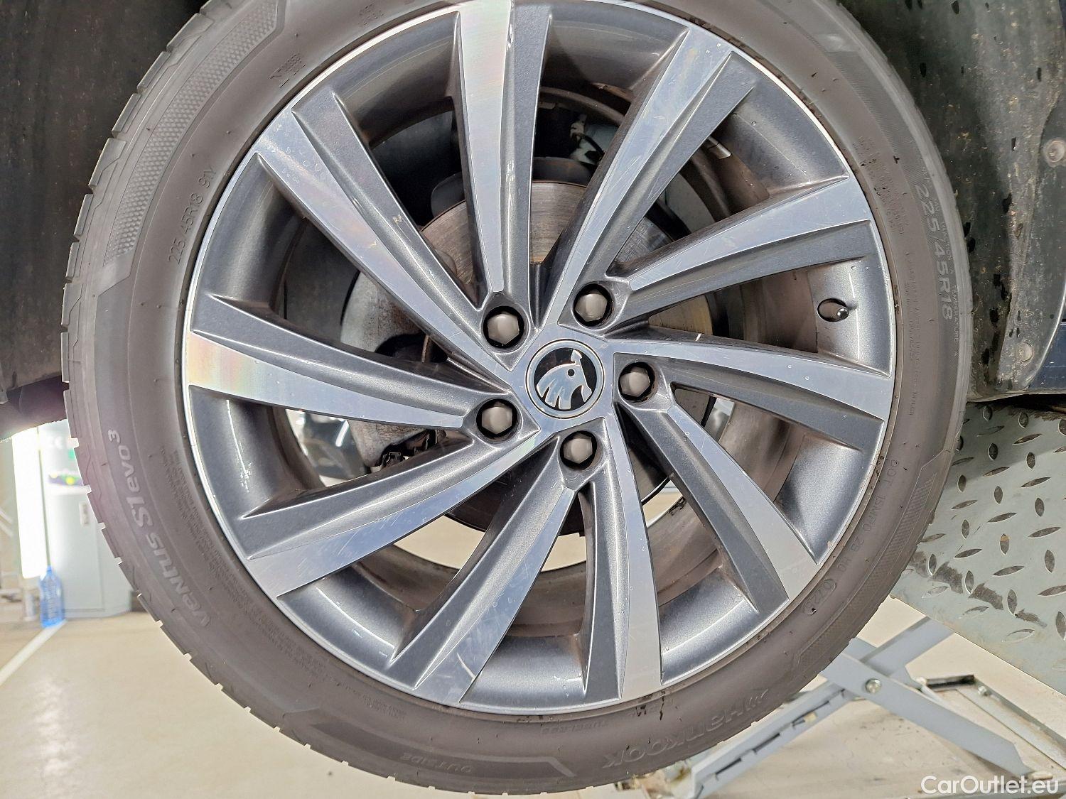  Skoda  Octavia Skoda,  Combi '20, Skoda  Combi 1.5 TSI 110kW Style 5d #12