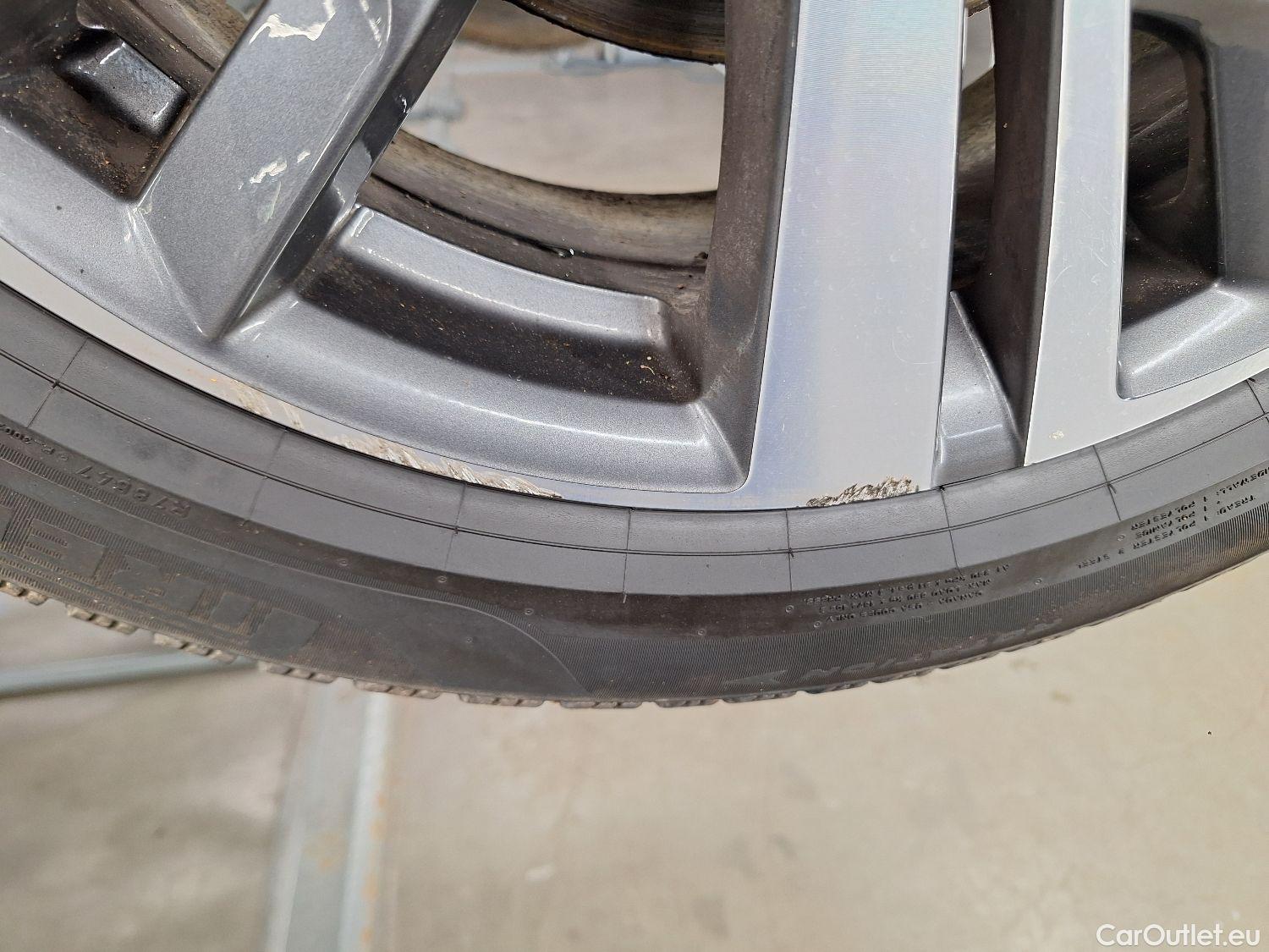  Peugeot  5008 Peugeot,  FL'20, Peugeot  1.5 BlueHDi 96kW S&S EAT8 Allure Pack #2