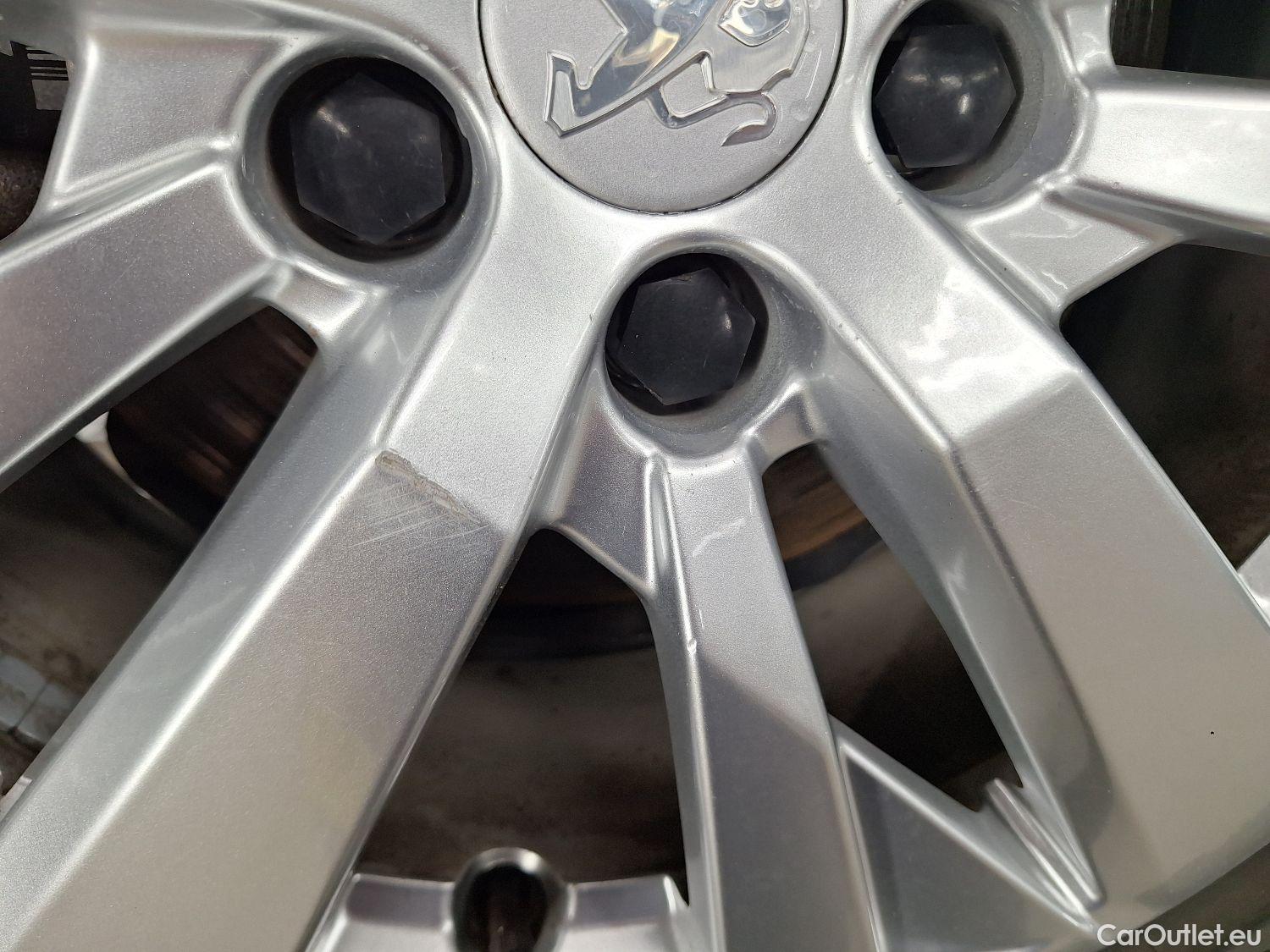  Peugeot  3008 Peugeot,  FL'20, Peugeot  1.5 BlueHDi 96kW S&S EAT8 Style 5d #6