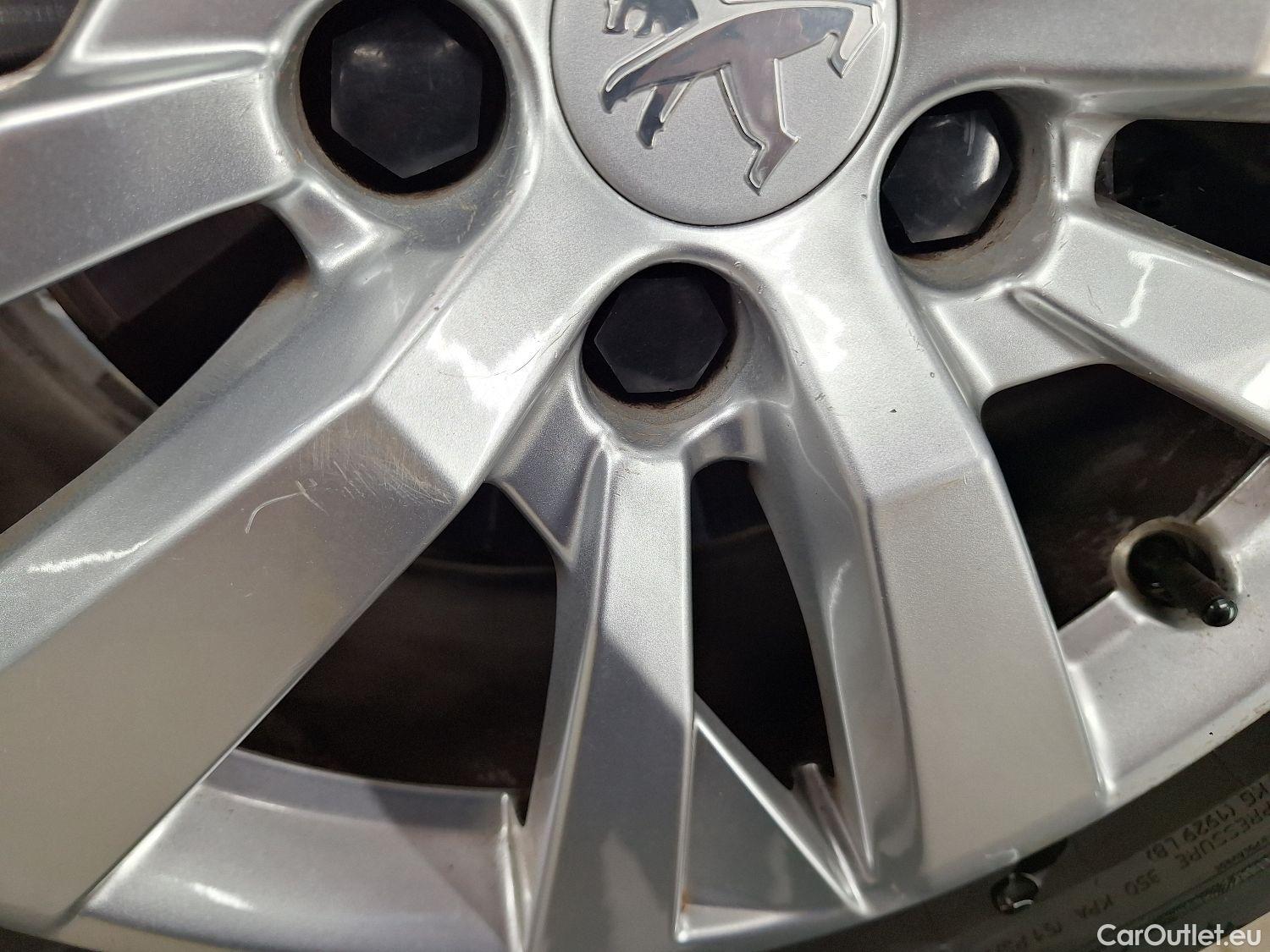  Peugeot  3008 Peugeot,  FL'20, Peugeot  1.5 BlueHDi 96kW S&S EAT8 Style 5d #3