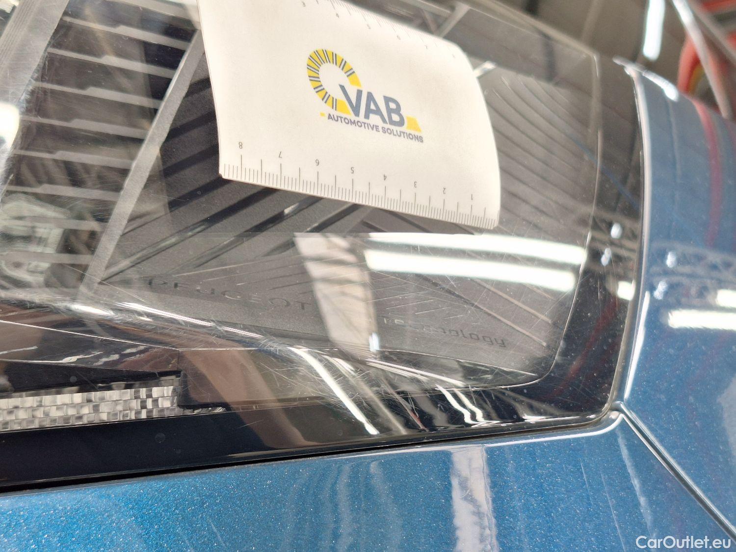  Peugeot  3008 Peugeot,  FL'20, Peugeot  1.5 BlueHDi 96kW S&S EAT8 Style 5d #43