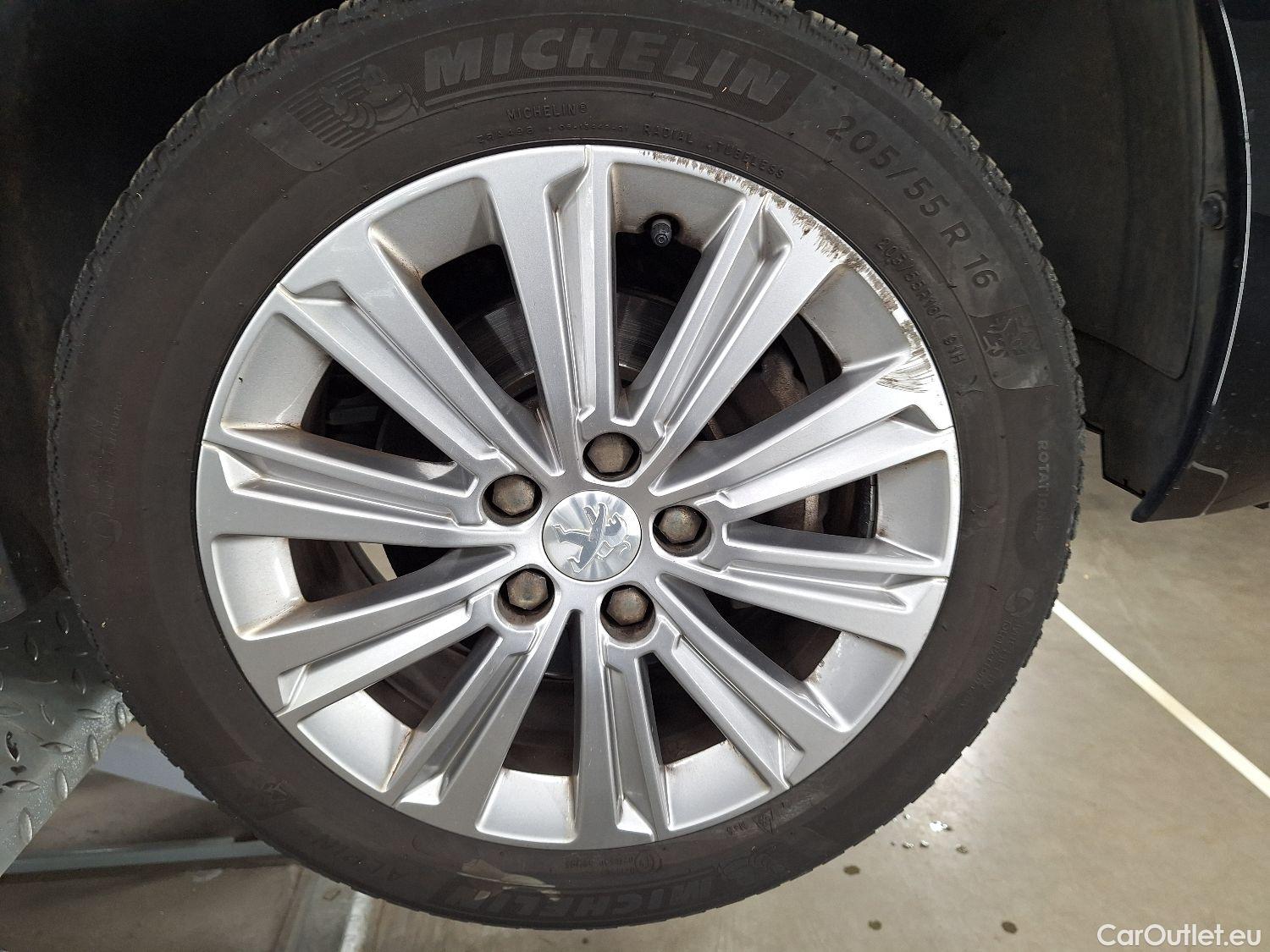  Peugeot  308 Peugeot,  FL'17, Peugeot  1.5 BlueHDi 130 S&S EAT8 Allure Pack 5 #9