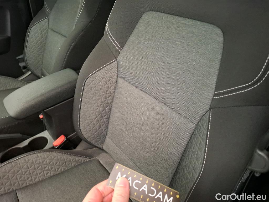  Renault  Captur RENAULT  / 2019 / 5P / SUV evolution E-Tech hybride 145 #9