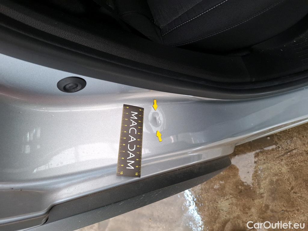  Renault  Captur RENAULT  / 2019 / 5P / SUV evolution E-Tech hybride 145 #4