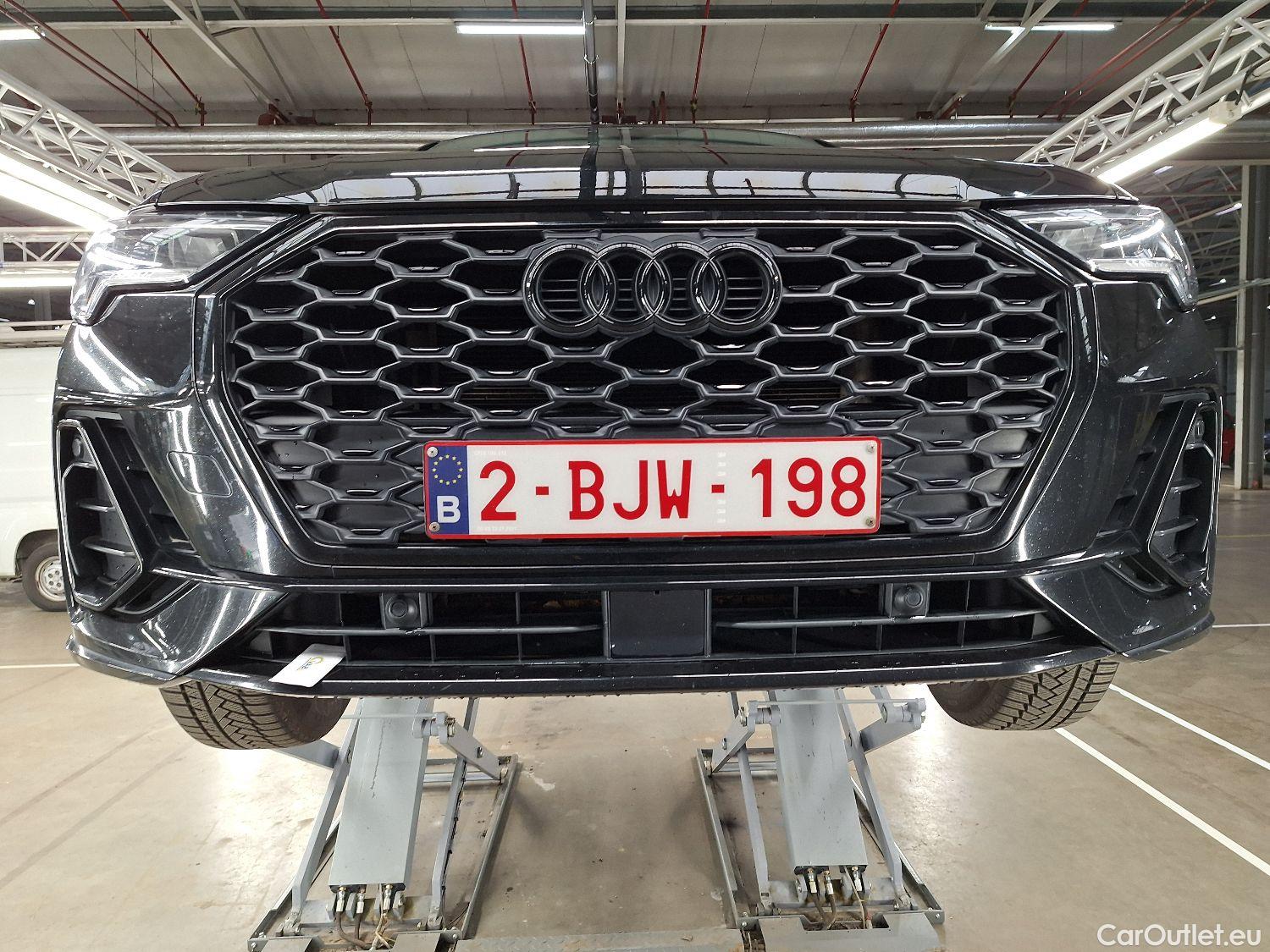  Audi  Q3 Audi,  SB '19 PHEV, Audi  Sportback 45 TFSI e S tronic S Line 5d #1