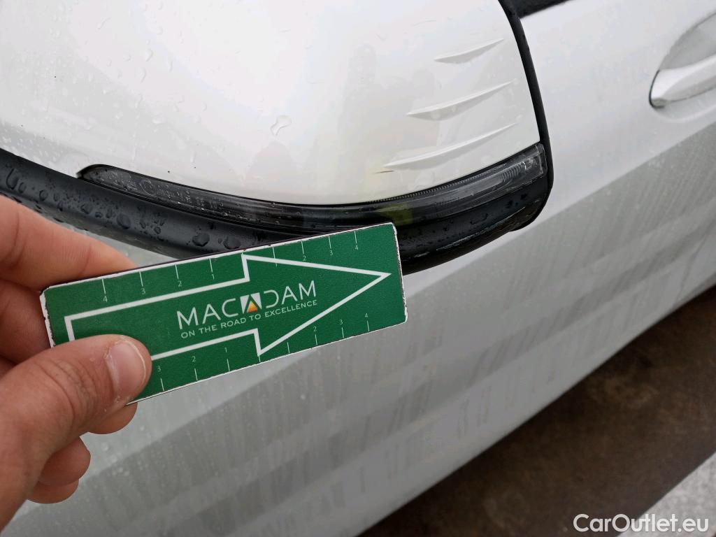  Bmw  Serie 1 BMW  / 2019 / 5P / berlina con portón 118i #8