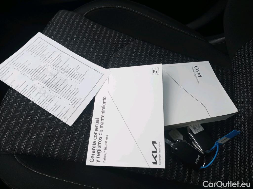  KIA  Cee'd KIA Ceed / 2021 / 5P / berlina con portón 1.0 T-GDi 88kW (120CV) Drive #5