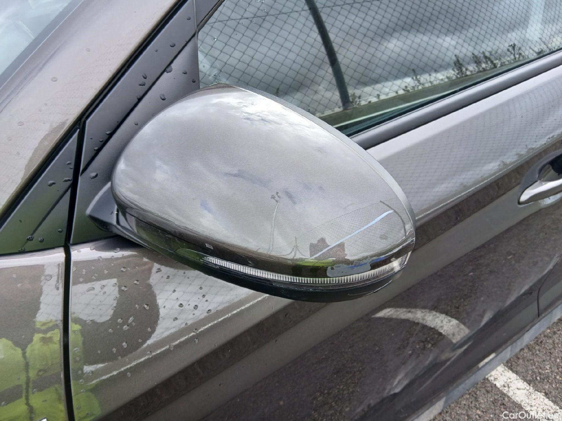  Hyundai  Tucson HYUNDAI  / 2018 / 5P / todoterreno 1.6 CRDI 85kW (116CV) 48V SLE 4X2(SP)(SL) #19