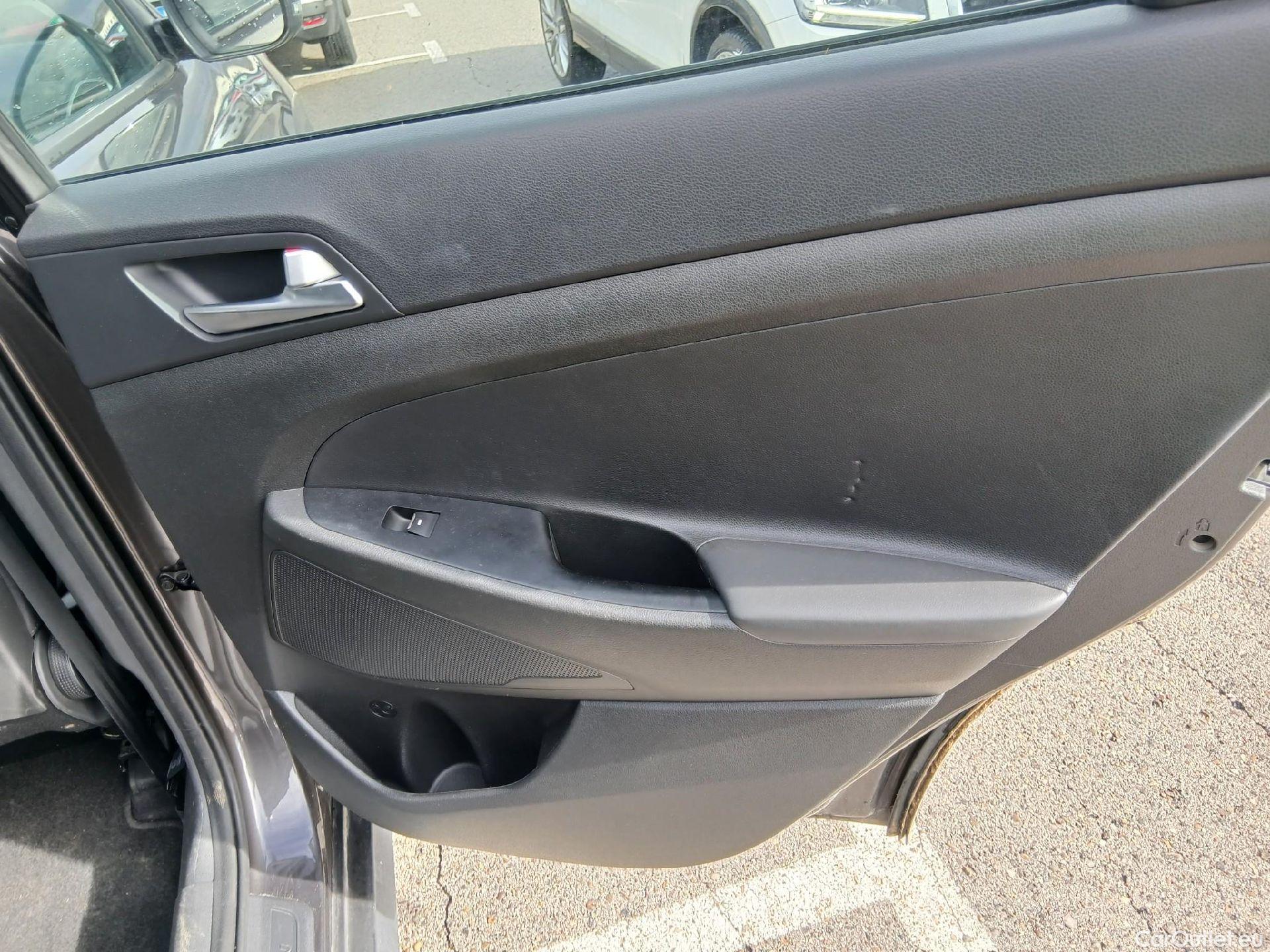  Hyundai  Tucson HYUNDAI  / 2018 / 5P / todoterreno 1.6 CRDI 85kW (116CV) 48V SLE 4X2(SP)(SL) #45