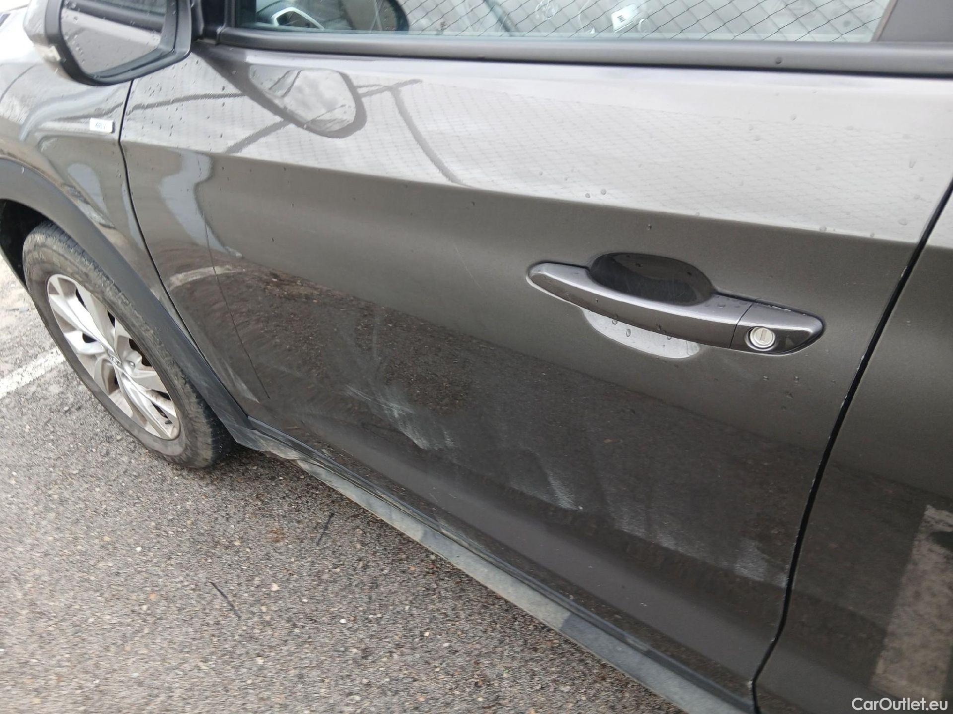  Hyundai  Tucson HYUNDAI  / 2018 / 5P / todoterreno 1.6 CRDI 85kW (116CV) 48V SLE 4X2(SP)(SL) #23