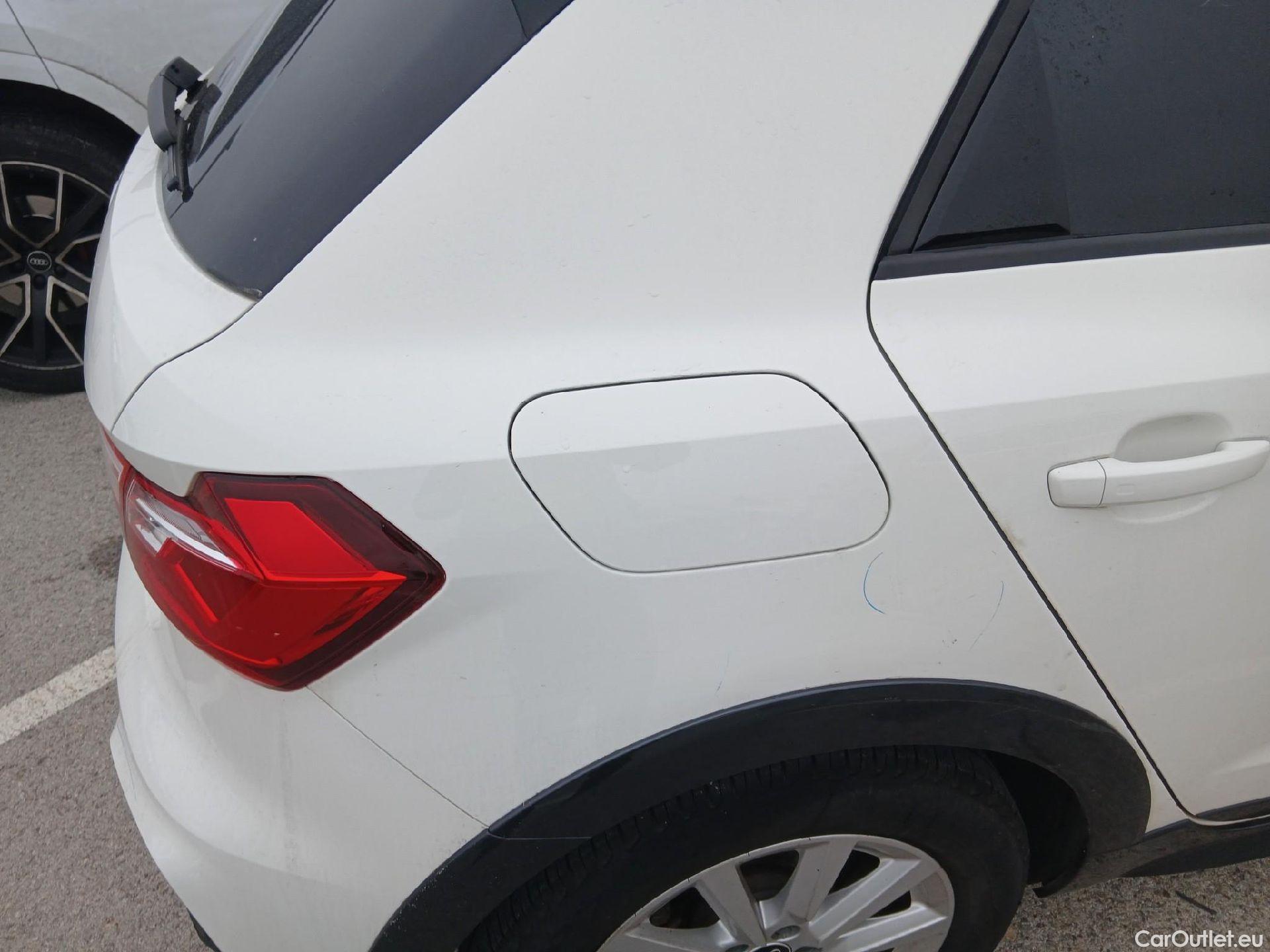  Audi  A1 Sportback AUDI A1 / 2018 / 5P / berlina con portón citycarver 30 TFSI 81kW (110CV) #28