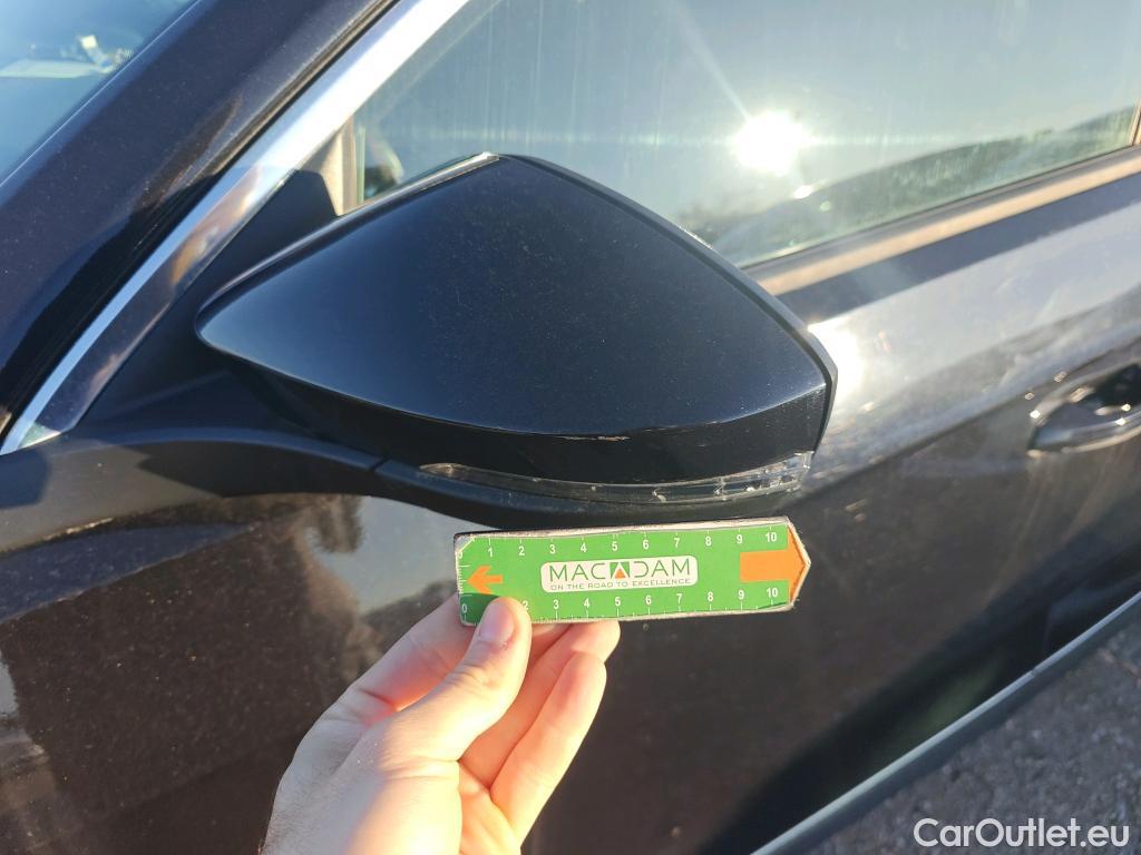  Volkswagen  T-ROC VOLKSWAGEN  / 2017 / 5P / todoterreno Sport 2.0 TDI 110kW (150CV) DSG #51