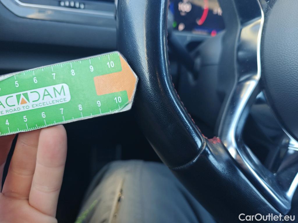  Volkswagen  T-ROC VOLKSWAGEN  / 2017 / 5P / todoterreno Sport 2.0 TDI 110kW (150CV) DSG #31