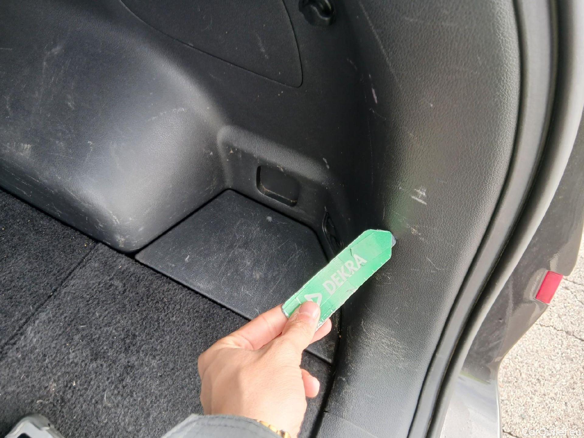  Hyundai  Tucson HYUNDAI  / 2018 / 5P / todoterreno 1.6 CRDI 85kW (116CV) 48V SLE 4X2(SP)(SL) #40