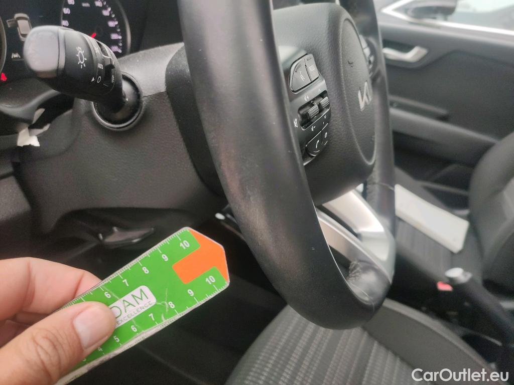  KIA  STONIC KIA  / 2017 / 5P / todoterreno 1.0 T-GDi 88kW (120CV) MHEV iMT Drive #14