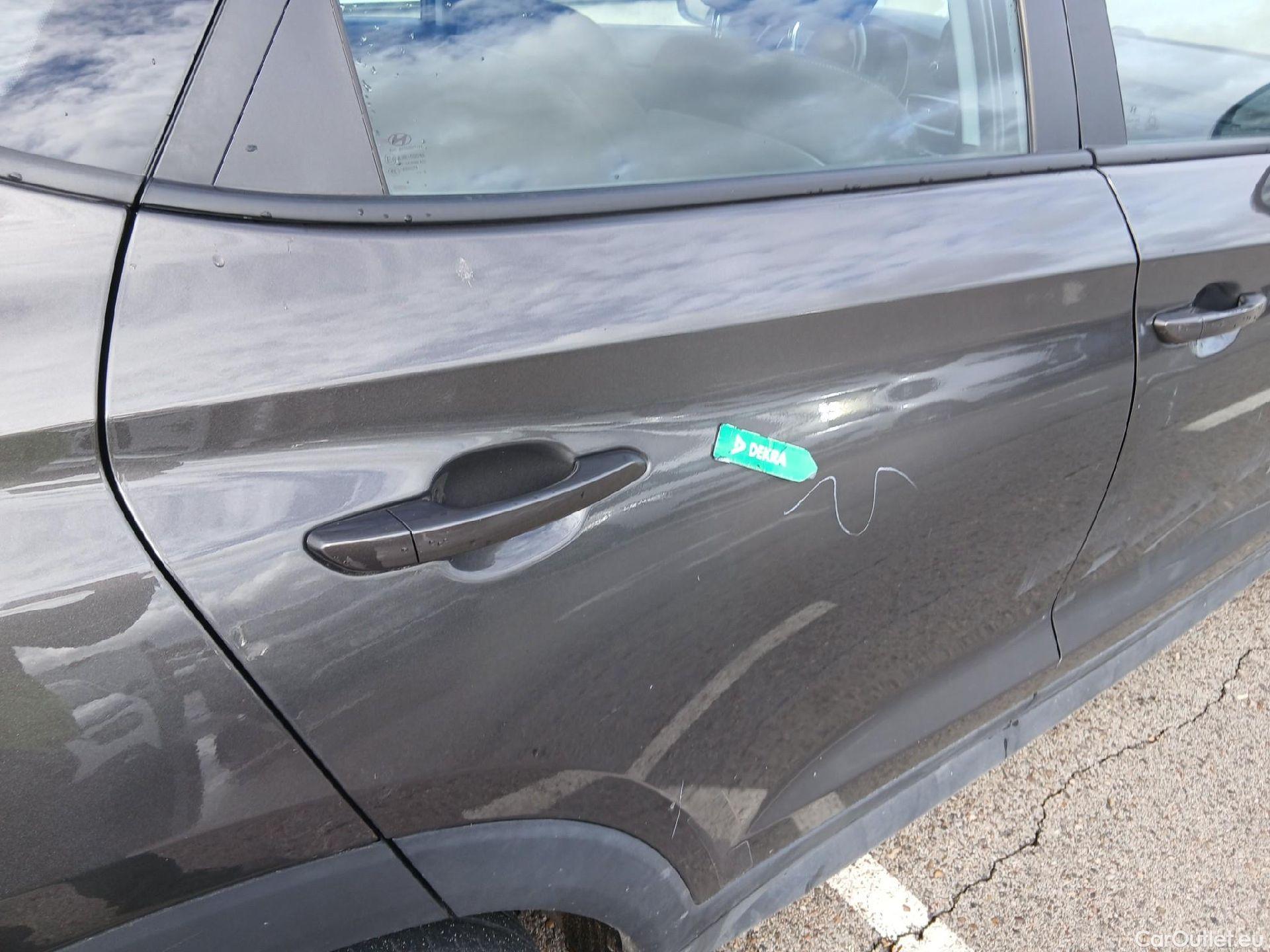  Hyundai  Tucson HYUNDAI  / 2018 / 5P / todoterreno 1.6 CRDI 85kW (116CV) 48V SLE 4X2(SP)(SL) #46