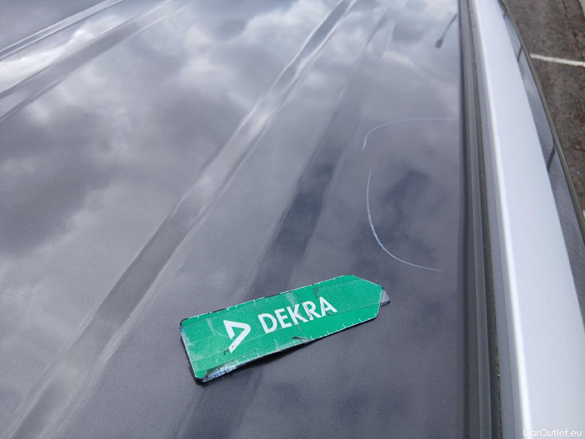  Hyundai  Tucson HYUNDAI  / 2018 / 5P / todoterreno 1.6 CRDI 85kW (116CV) 48V SLE 4X2(SP)(SL) #27