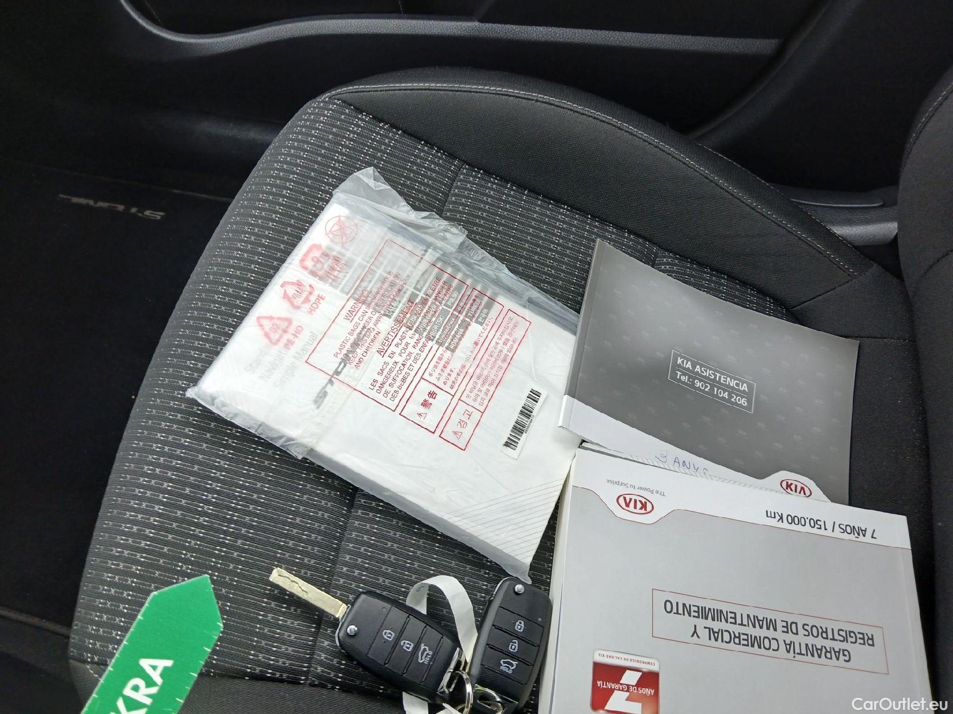  KIA  STONIC KIA  / 2017 / 5P / todoterreno 1.0 T-GDi 74kW (100CV) MHEV iMT Drive #2