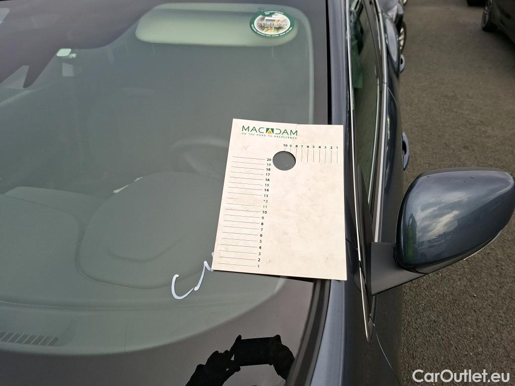  Renault  Kadjar RENAULT  / 2018 / 5P / Crossover Business TCe 140 EDC FAP - 21 #2