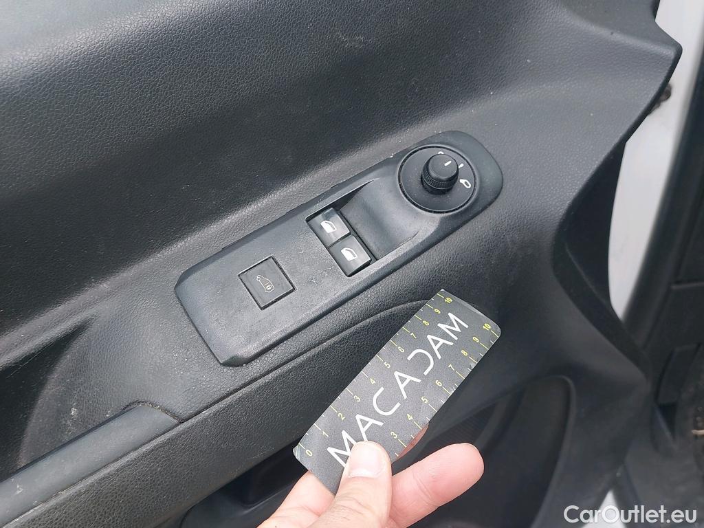  Opel  Combo OPEL  / 2018 / 3P / furgón derivado de turismo 1.5 TD 75kW (100CV) Express L H1 1000kg #54