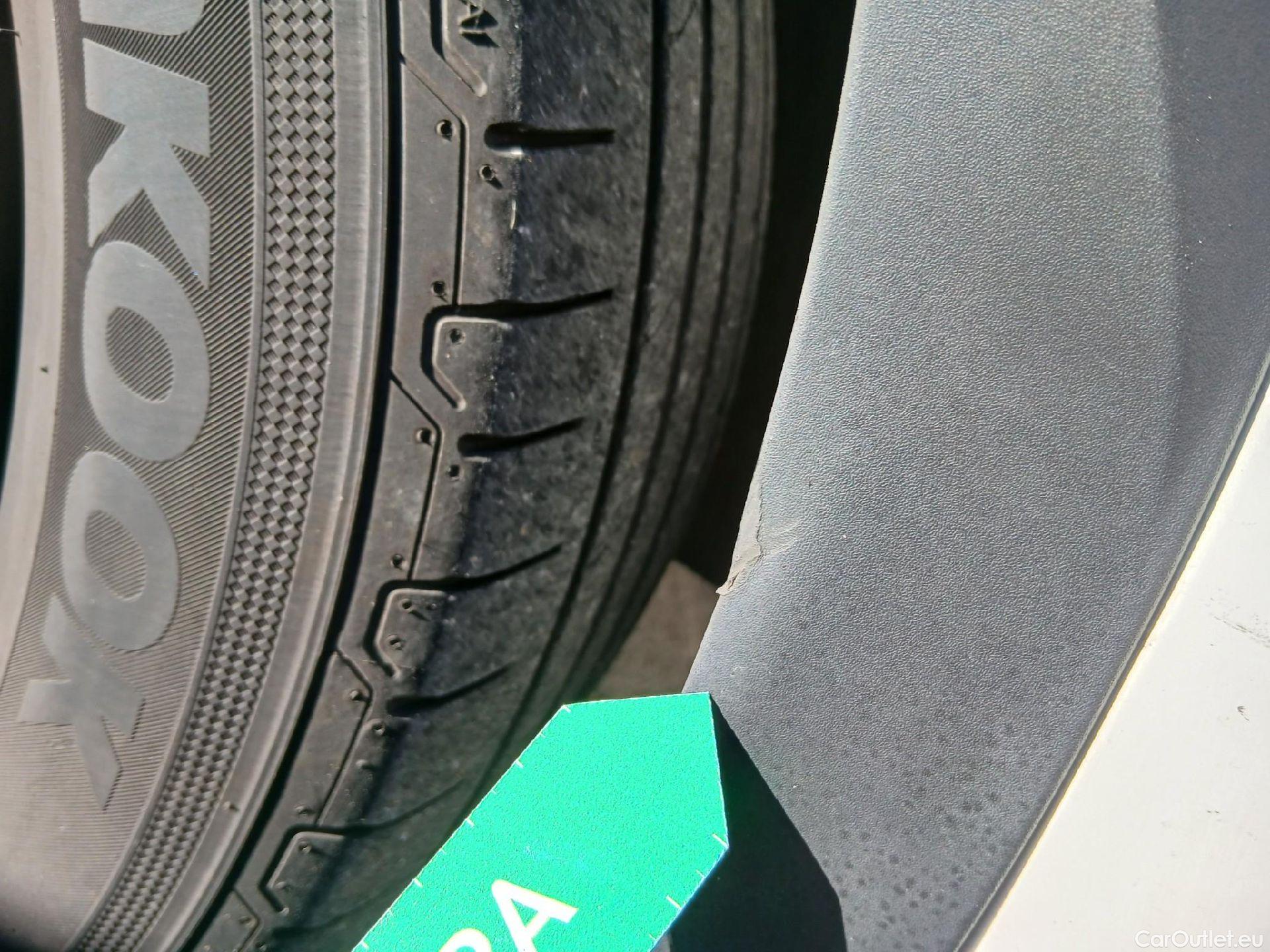  Peugeot  2008 PEUGEOT  / 2019 / 5P / todoterreno Active BlueHDI 81kW (110CV) #31