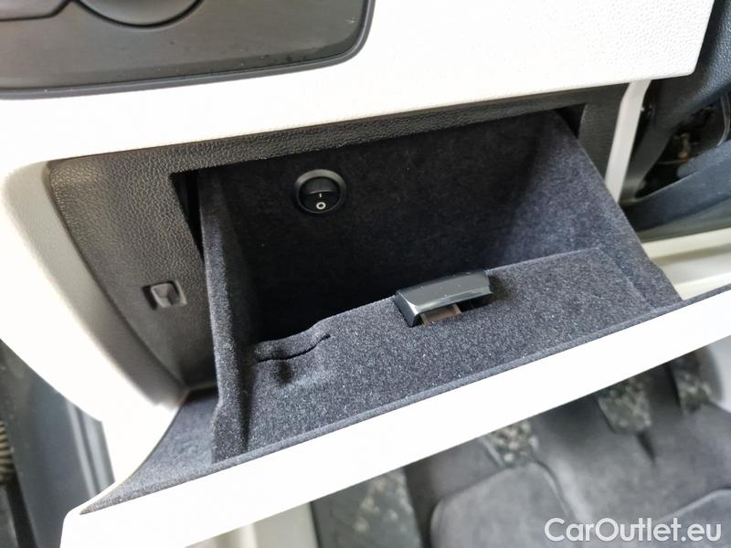  Volkswagen  Passat  Variant (CB5) (2019) Pas.Var.2.0TDI 110 Elegance #13