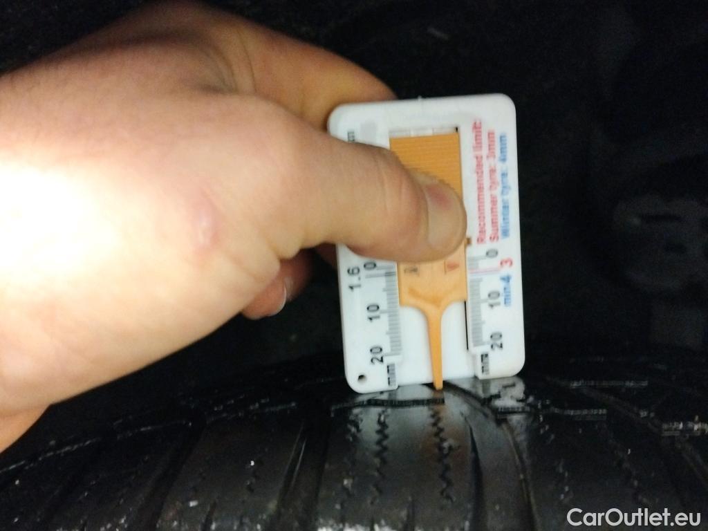  Ford  Kuga FORD  / 2019 / 5P / todoterreno Titanium 1.5T EcoBoost 88kW (120CV) #6