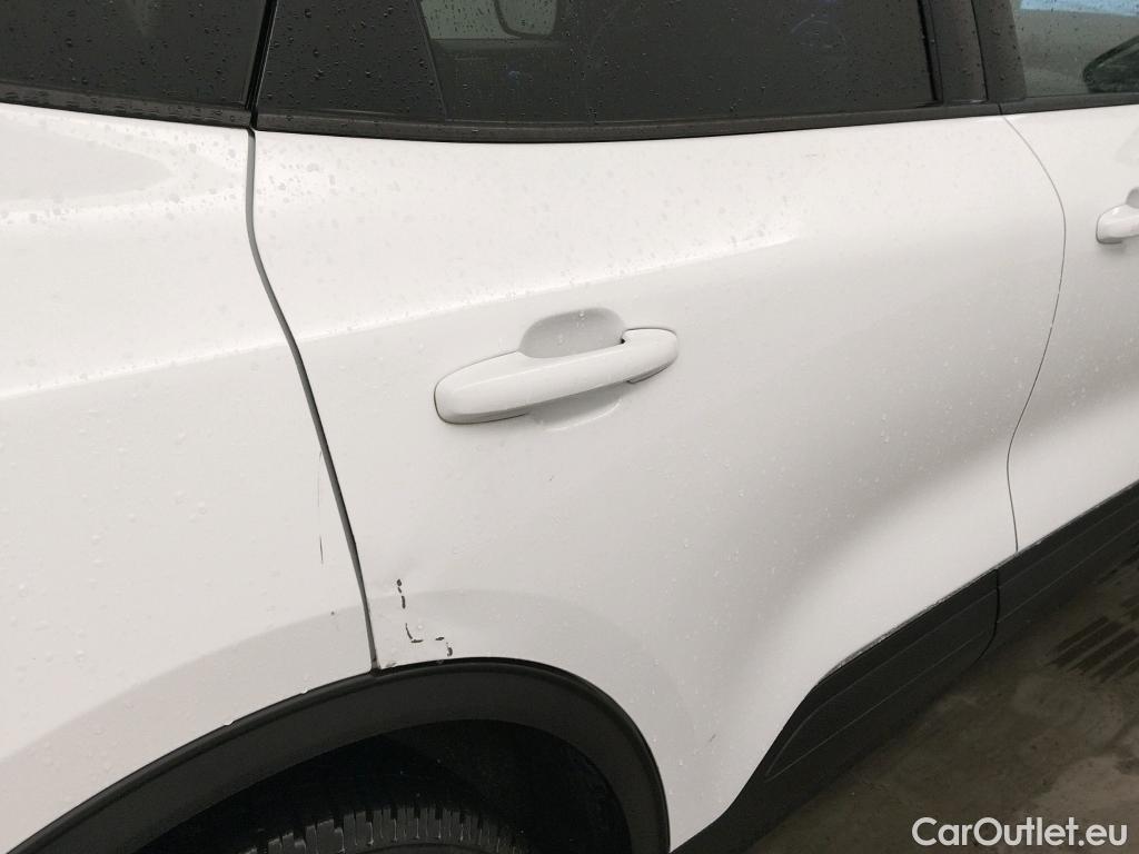  Ford  Kuga FORD  / 2019 / 5P / todoterreno Titanium 1.5T EcoBoost 88kW (120CV) #3