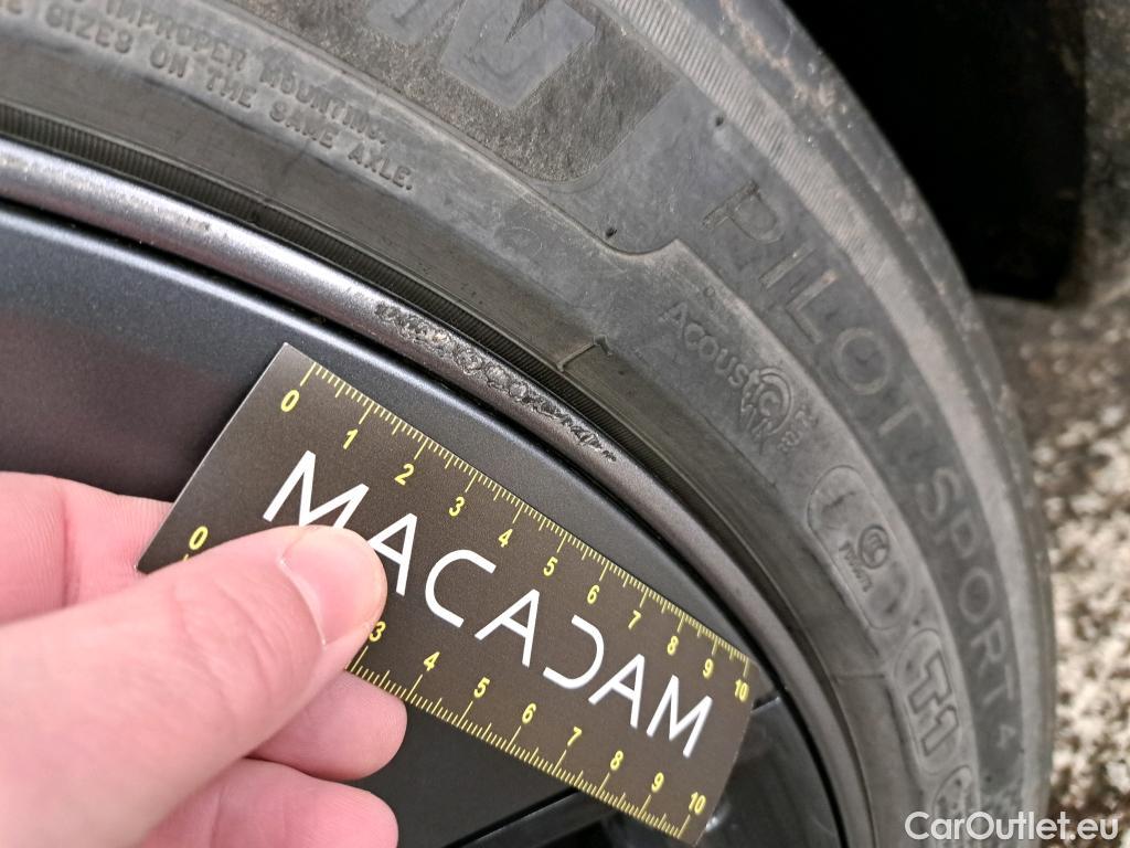  Tesla  Model 3 TESLA  / 2018 / 4P / Berline Autonomie Standard Plus RWD #12