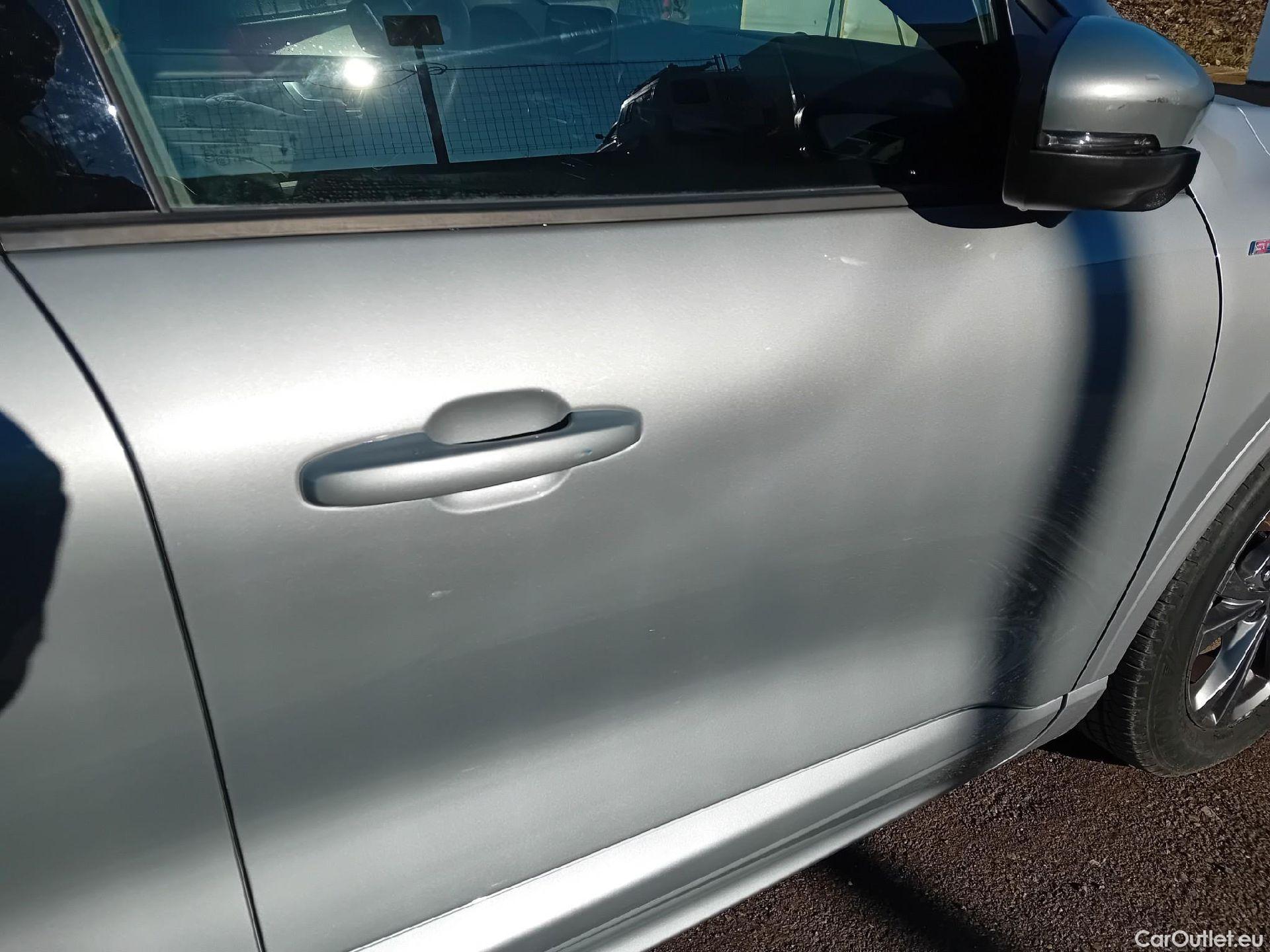  Ford  Kuga FORD  / 2019 / 5P / todoterreno ST-Line X 2.5 Duratec FHEV Auto #37