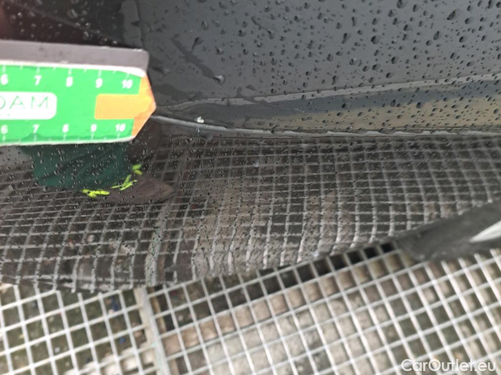  Land Rover  Discovery BMW Serie 3 / 2022 / 4P / sedán 320d Auto. #6