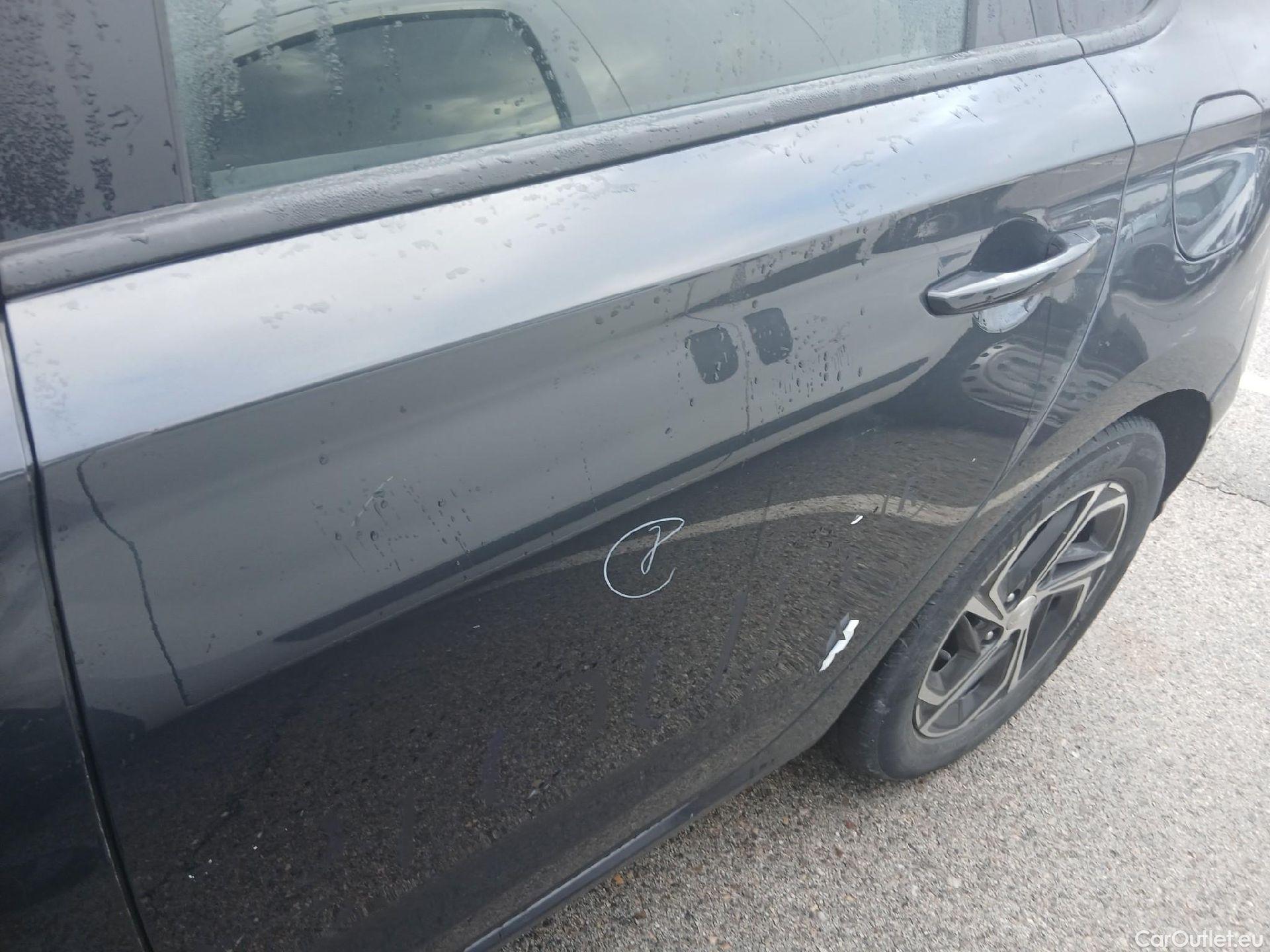  Hyundai  i30 HYUNDAI  / 2020 / 5P / berlina con portón 1.6 CRDI 85kW (116CV) Klass LRR #18